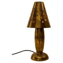 Lámpara de mesa vintage de latón viena alrededor de los años 60