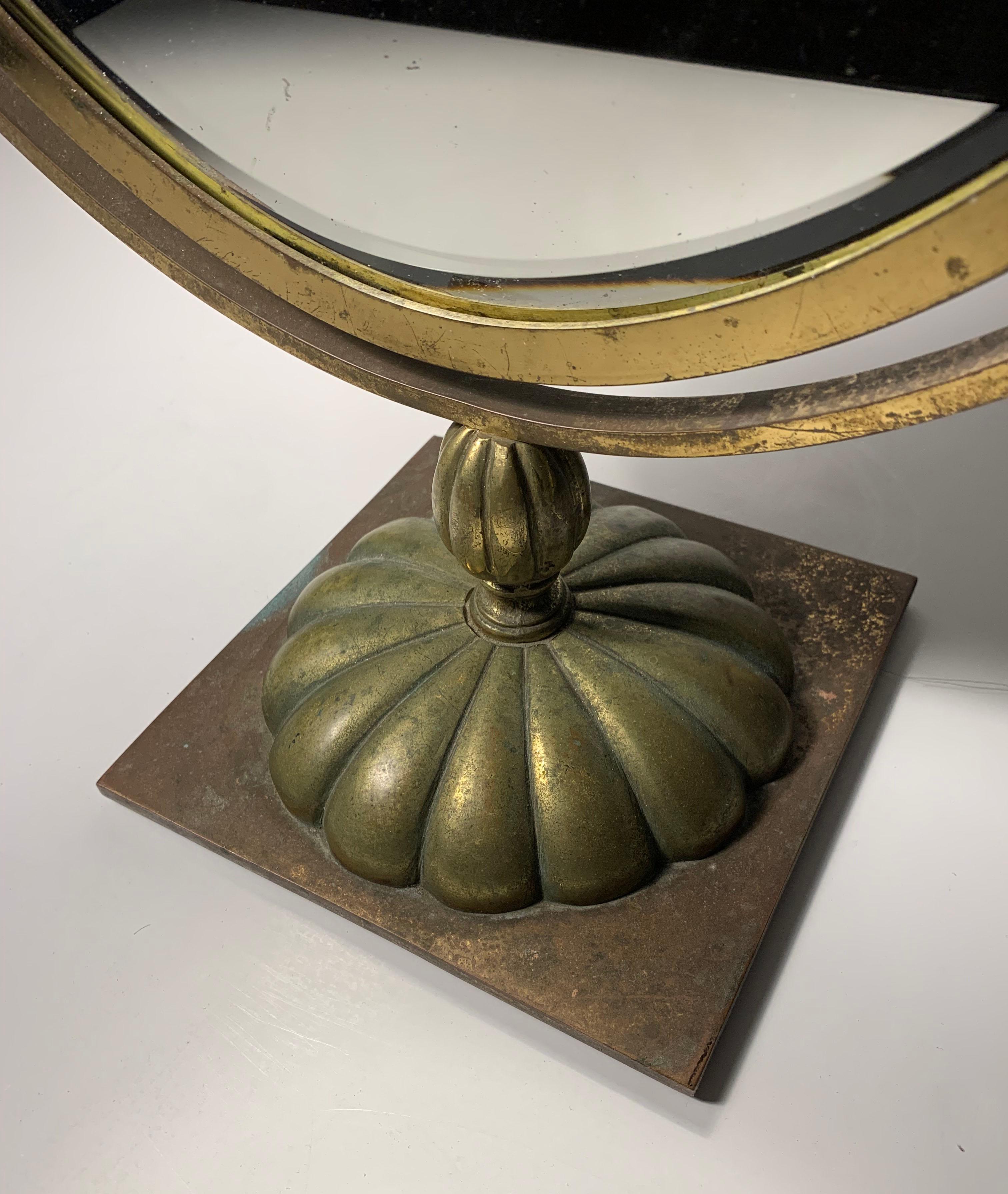 Vintage Italian Brass Table Vanity Mirror In Good Condition For Sale In Chicago, IL