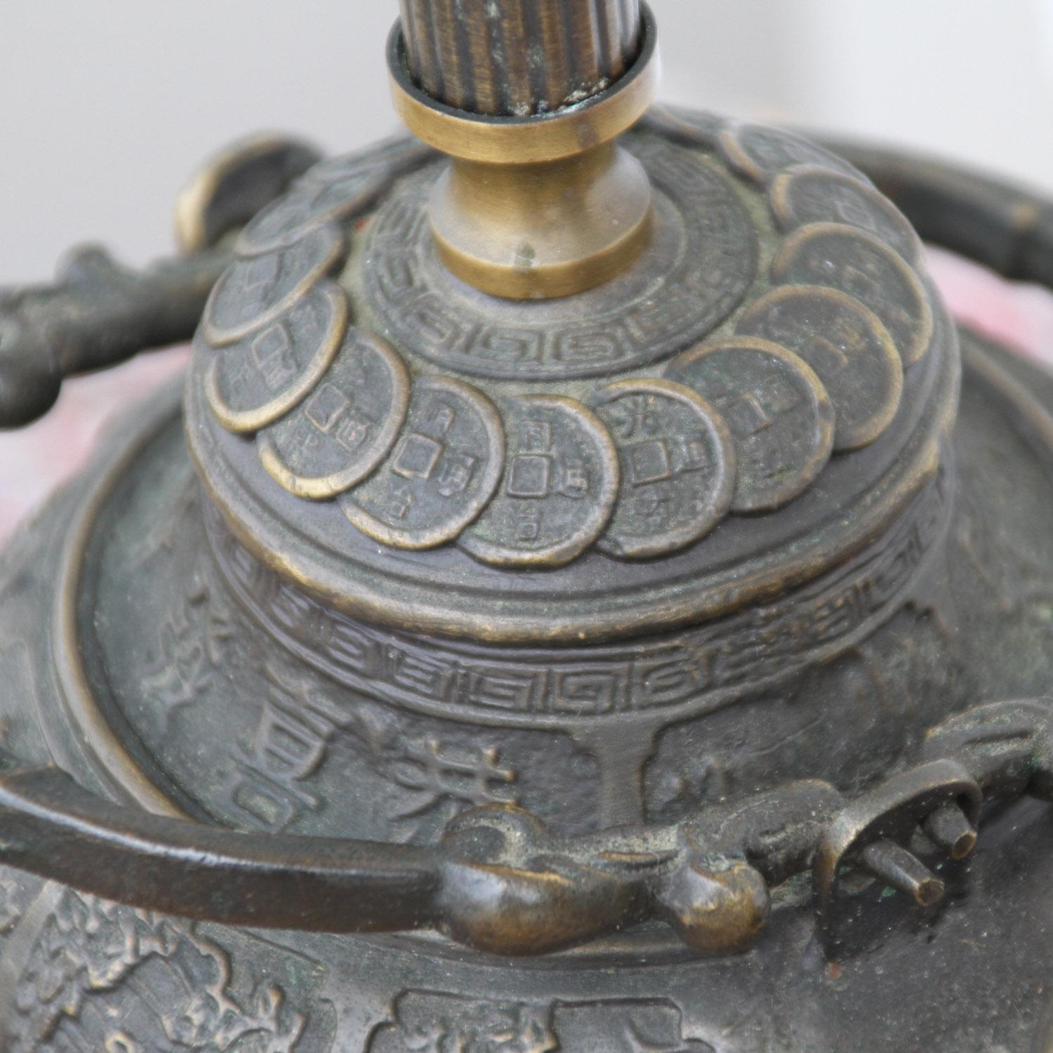 Lámpara tetera vintage de latón by Quoizel en venta 5