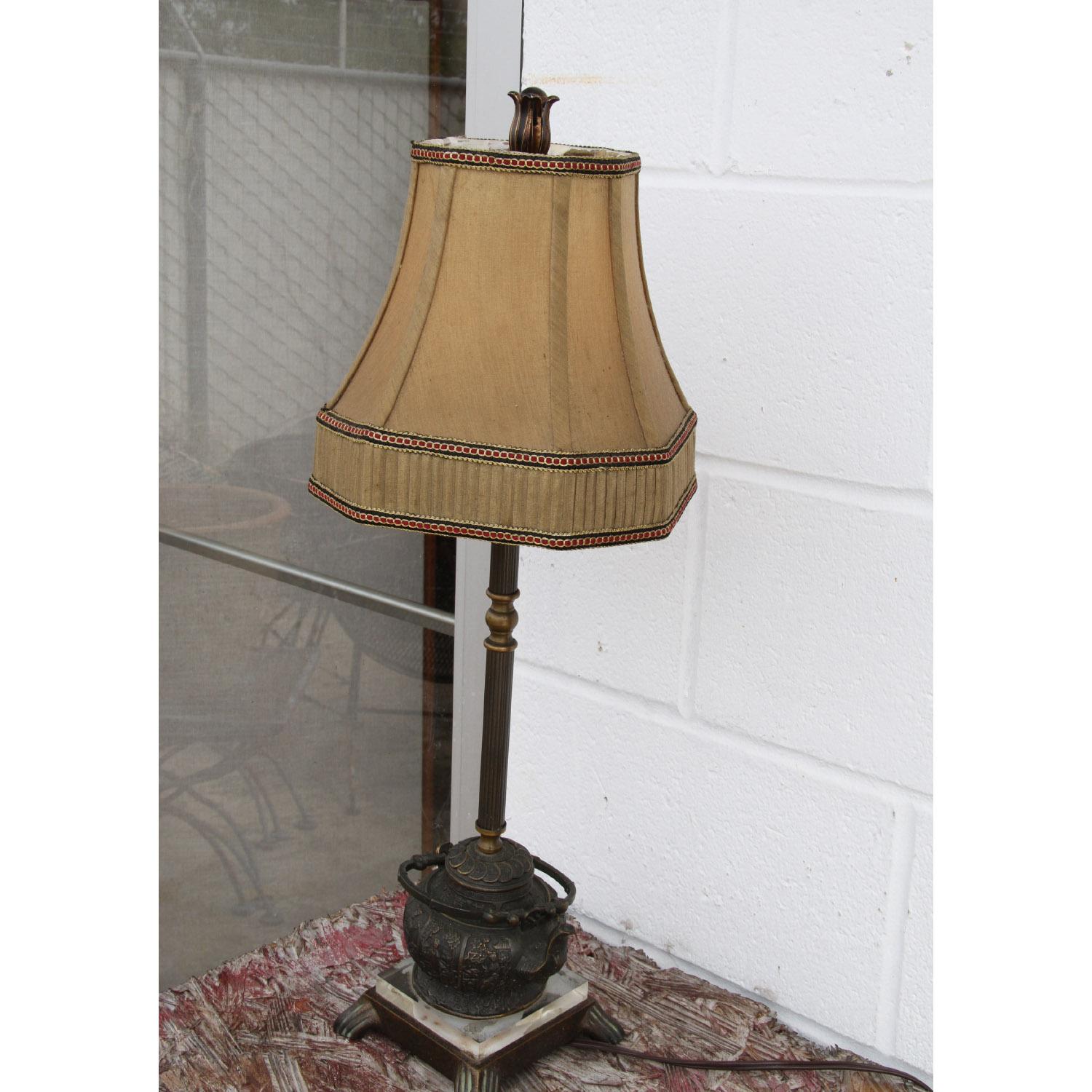 North American Vintage Brass Teapot Lamp by Quoizel For Sale