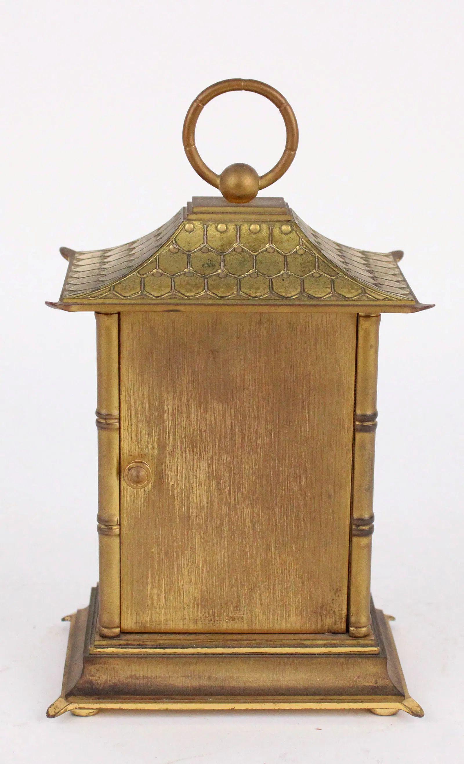 Tiffany & Co. d'ottone d'epoca. Orologio a carrozza a forma di pagoda In condizioni buone in vendita a Houston, TX