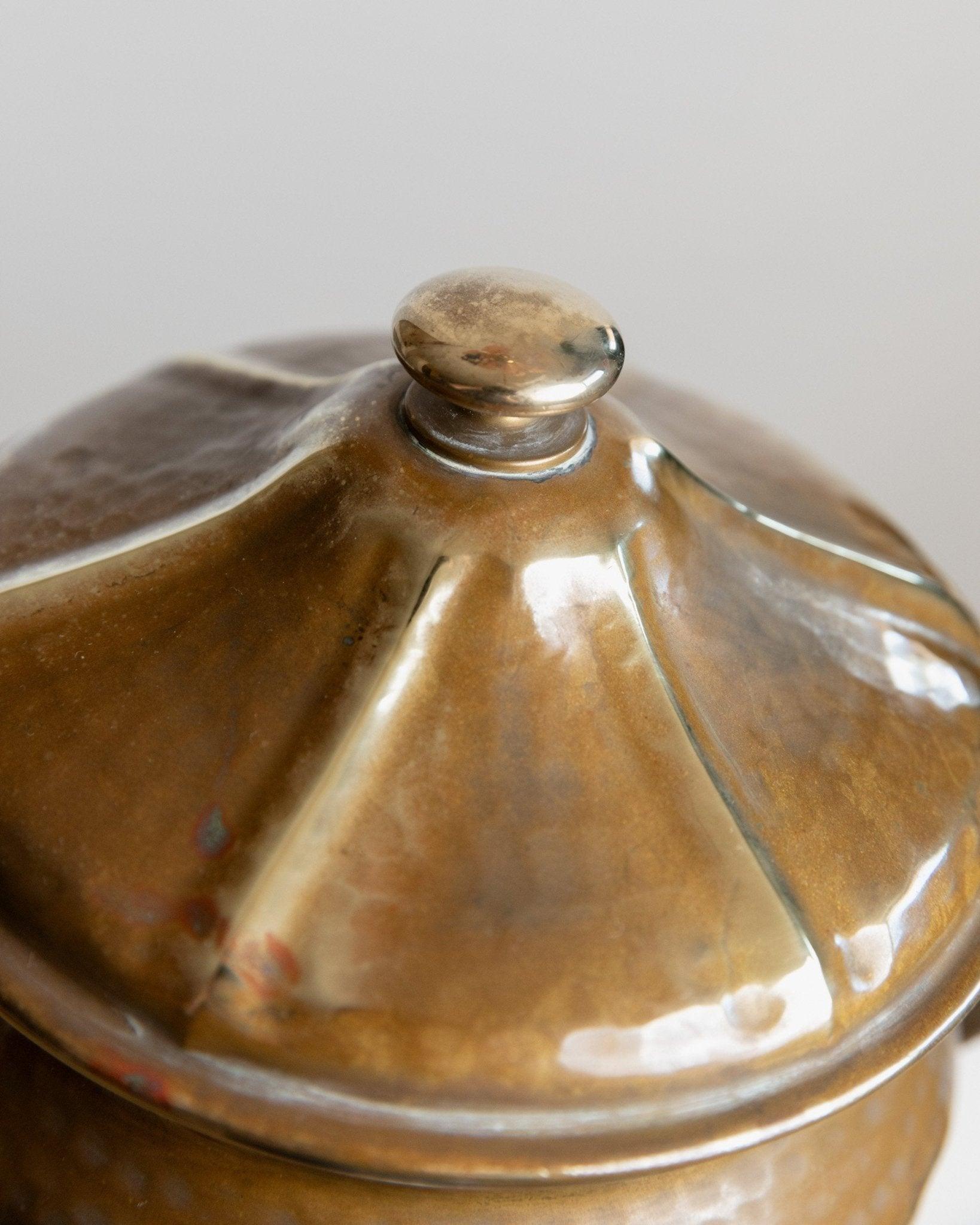 Vintage Messingdose mit Deckel - Handgefertigt, Italien, 1940er Jahre im Zustand „Gut“ im Angebot in Montecalvoli, IT