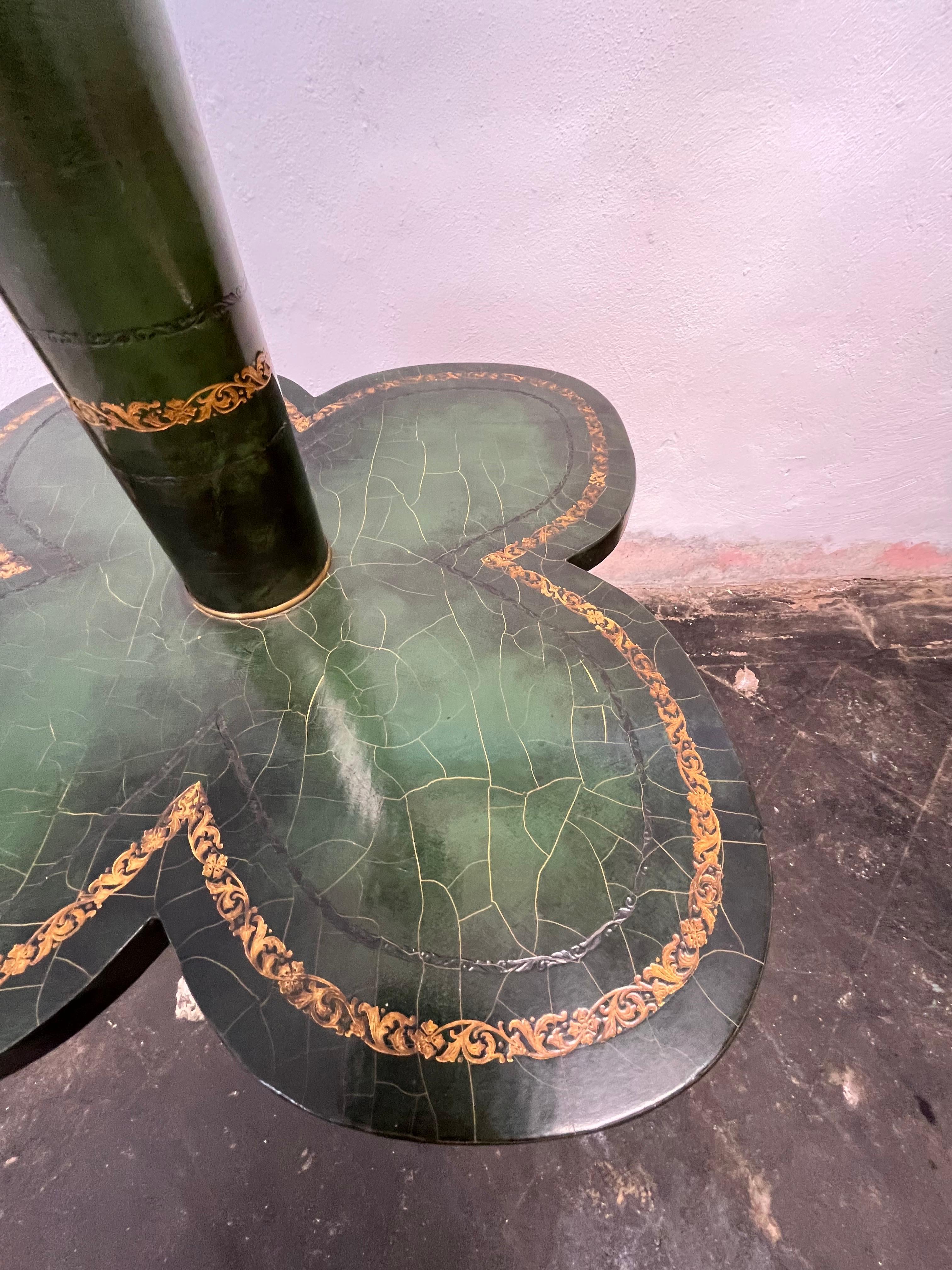 Lámpara de pie antorcha vintage de latón Cuero labrado Latón en venta