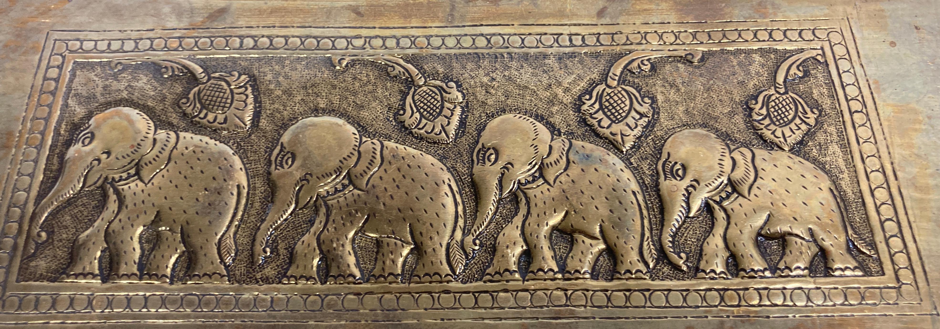 Metal Vintage Brass Tray Indian Mughal Elephants Motif Engraved Serving Platter For Sale
