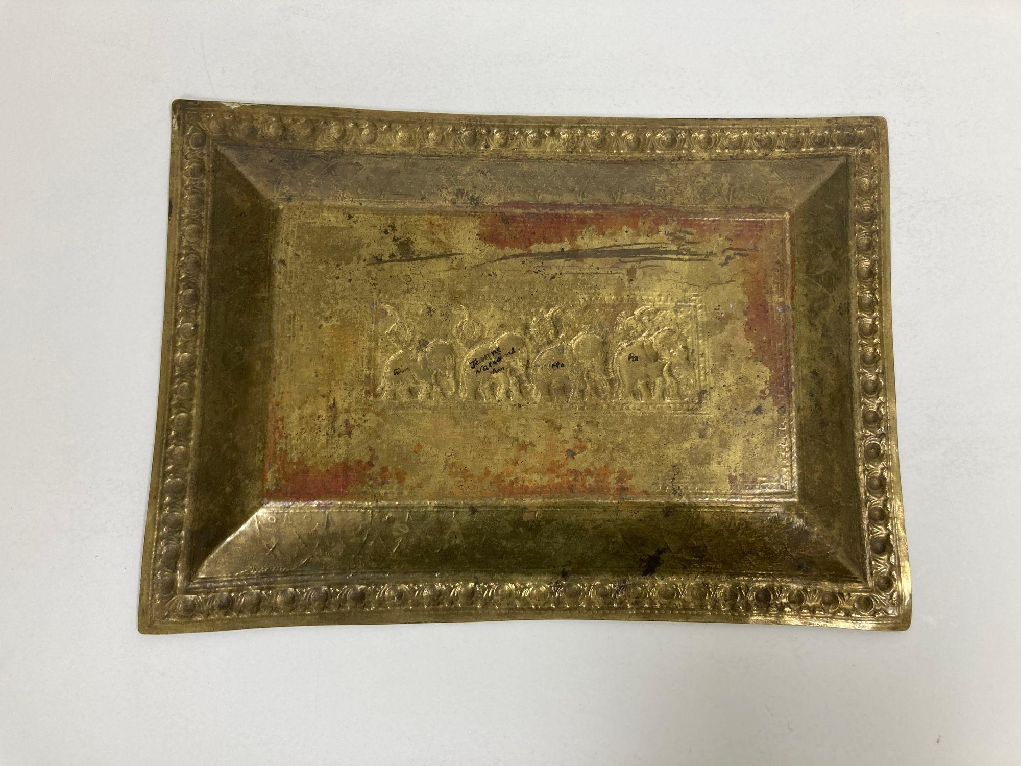 Vintage Brass Tray Indian Mughal Elephants Motif Engraved Serving Platter For Sale 2