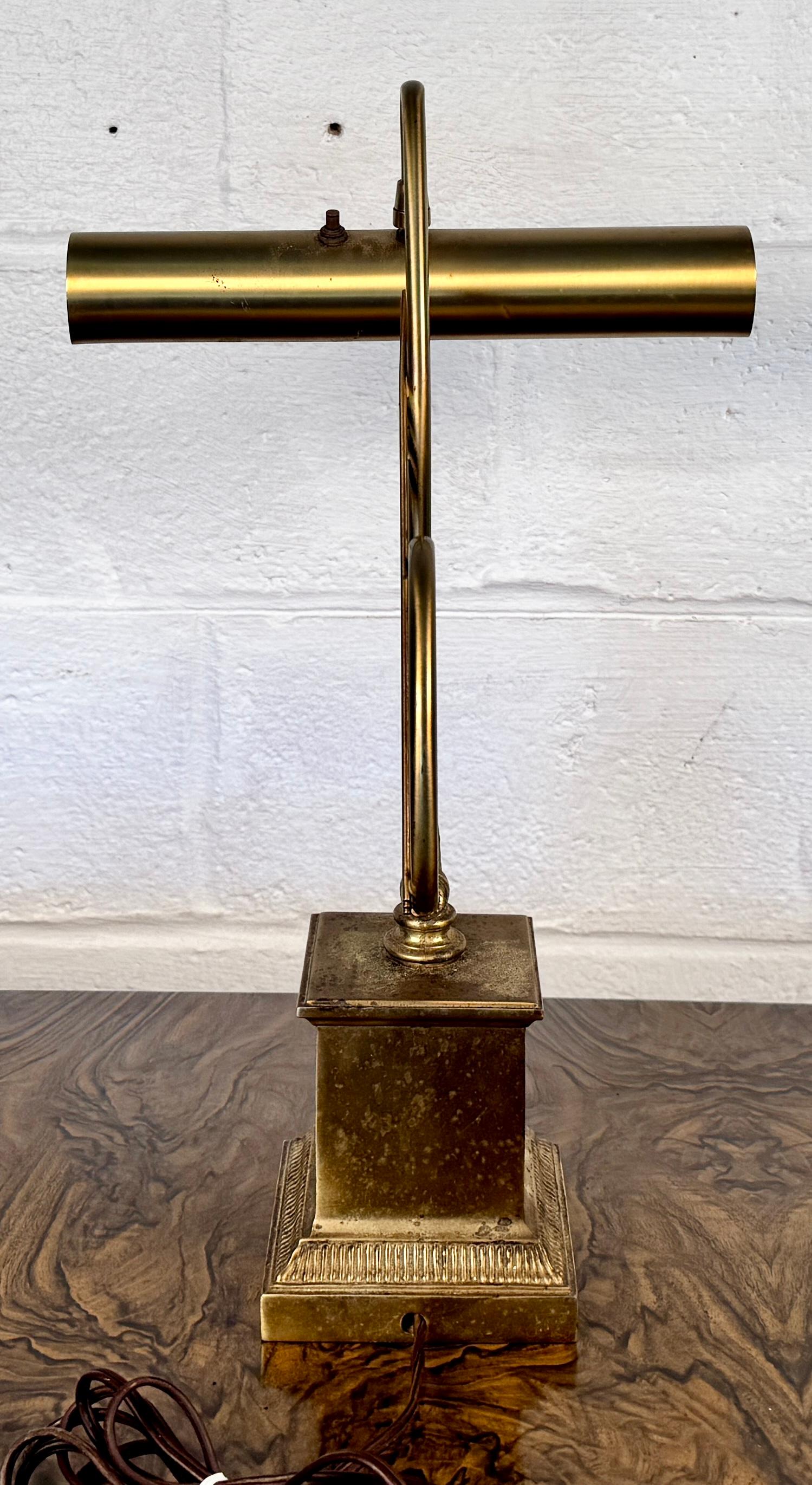 Lampe en laiton Vintage Treble Clef par Laurel Lighting Company en vente 1