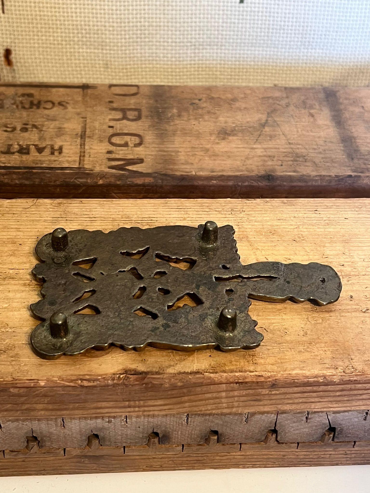 Trivet vintage en laiton poignée longue form A Bon état - En vente à Seattle, WA