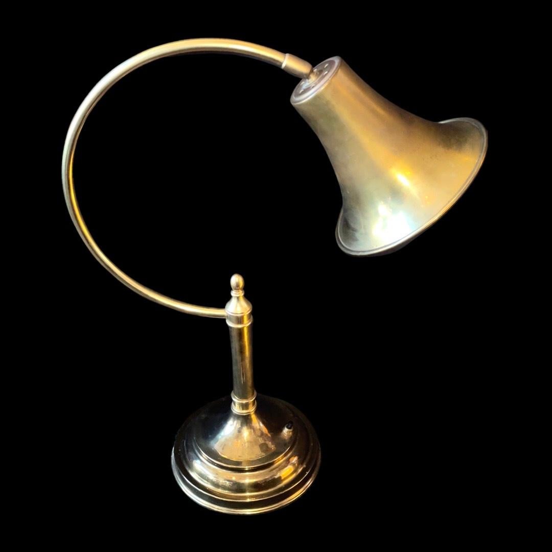 XIXe siècle Lampe de bureau vintage en laiton « Trumpet Head » en vente