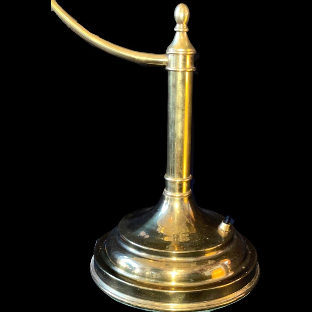 Laiton Lampe de bureau vintage en laiton « Trumpet Head » en vente