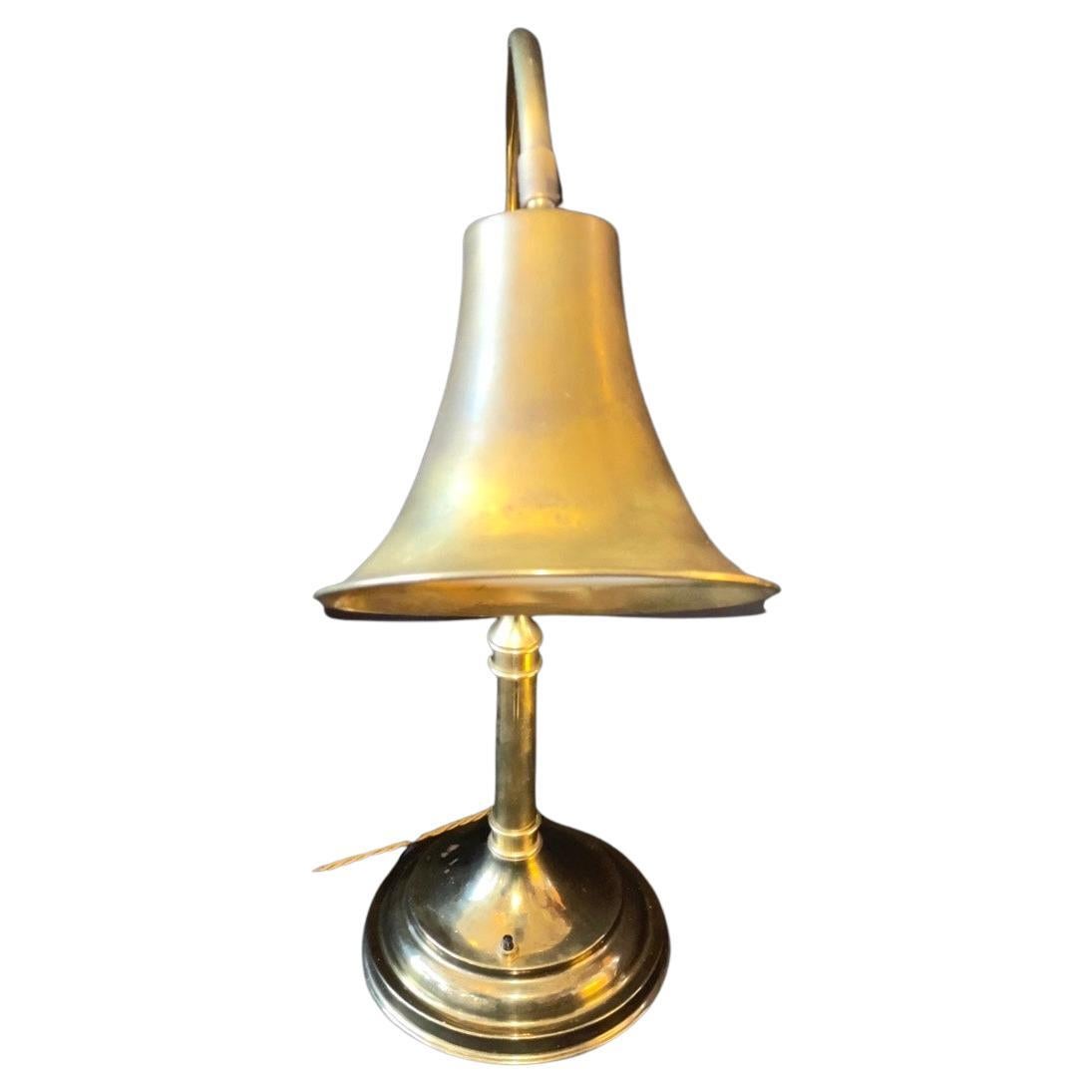 Lampe de bureau vintage en laiton « Trumpet Head » en vente