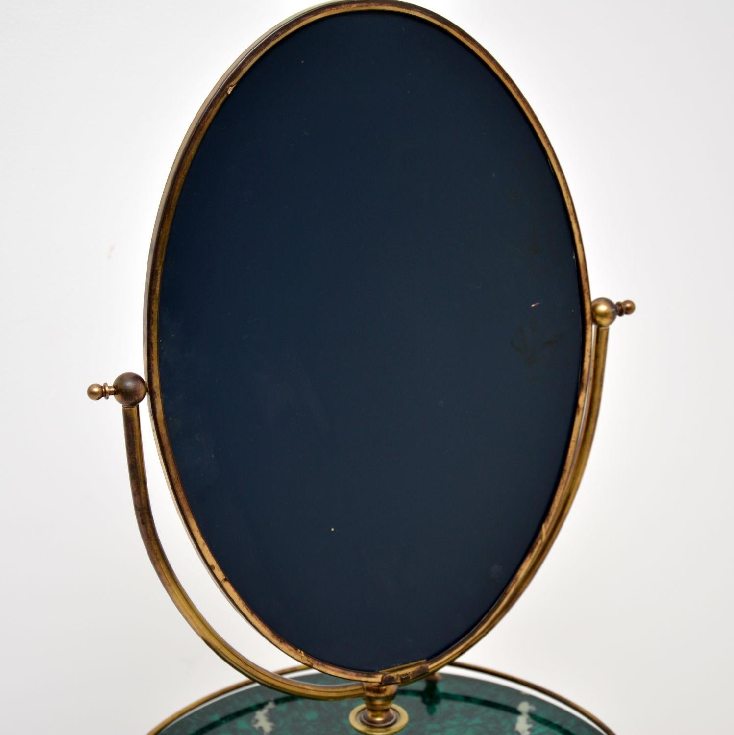 Table de toilette vintage en laiton avec miroir par Peerage Bon état - En vente à London, GB