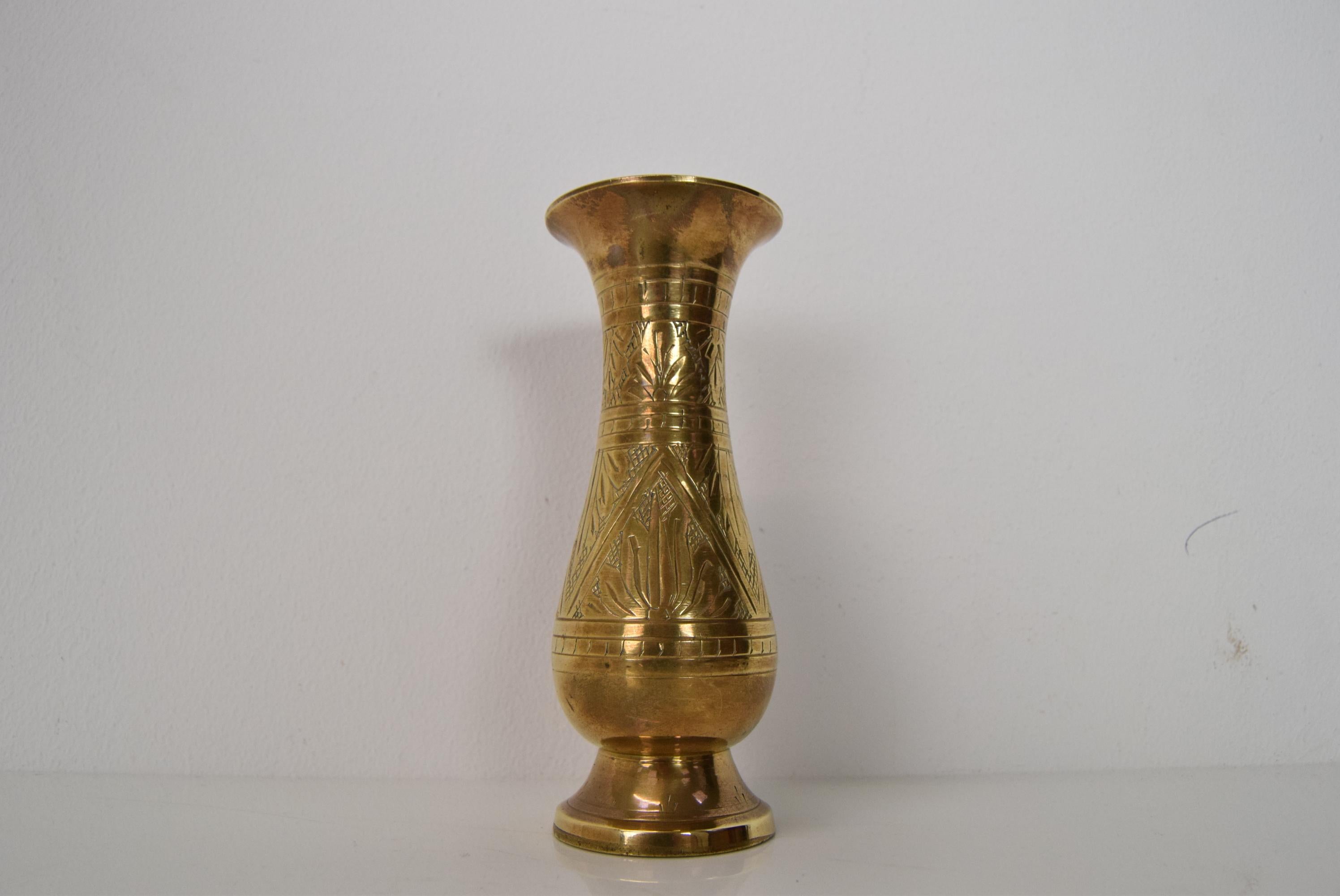 Made of Brass
Made in India
With aged patina
Re-polished
Good original condition.