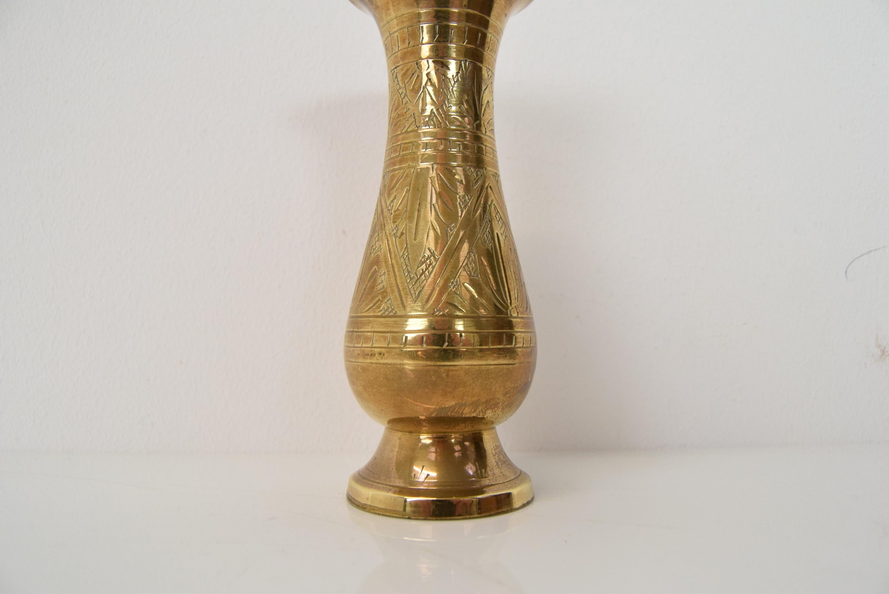 Indien Vase en laiton vintage d'Inde, années 1960.  en vente