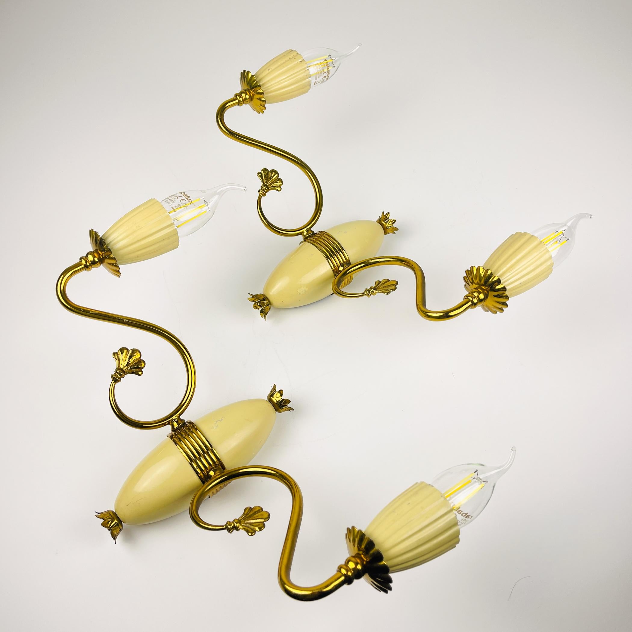 Set von 3 Vintage-Wandleuchten aus Messing, Italien, 1950er Jahre (Art déco) im Angebot