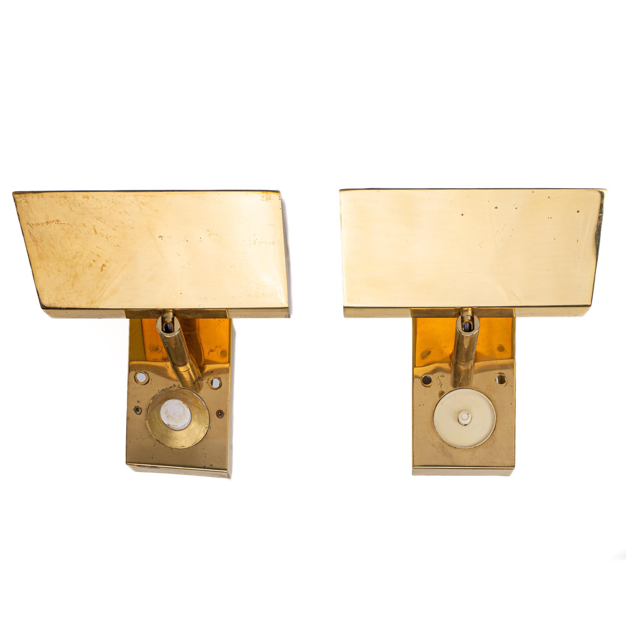 American Vintage Brass Wall Sconces - Set of 2 For Sale