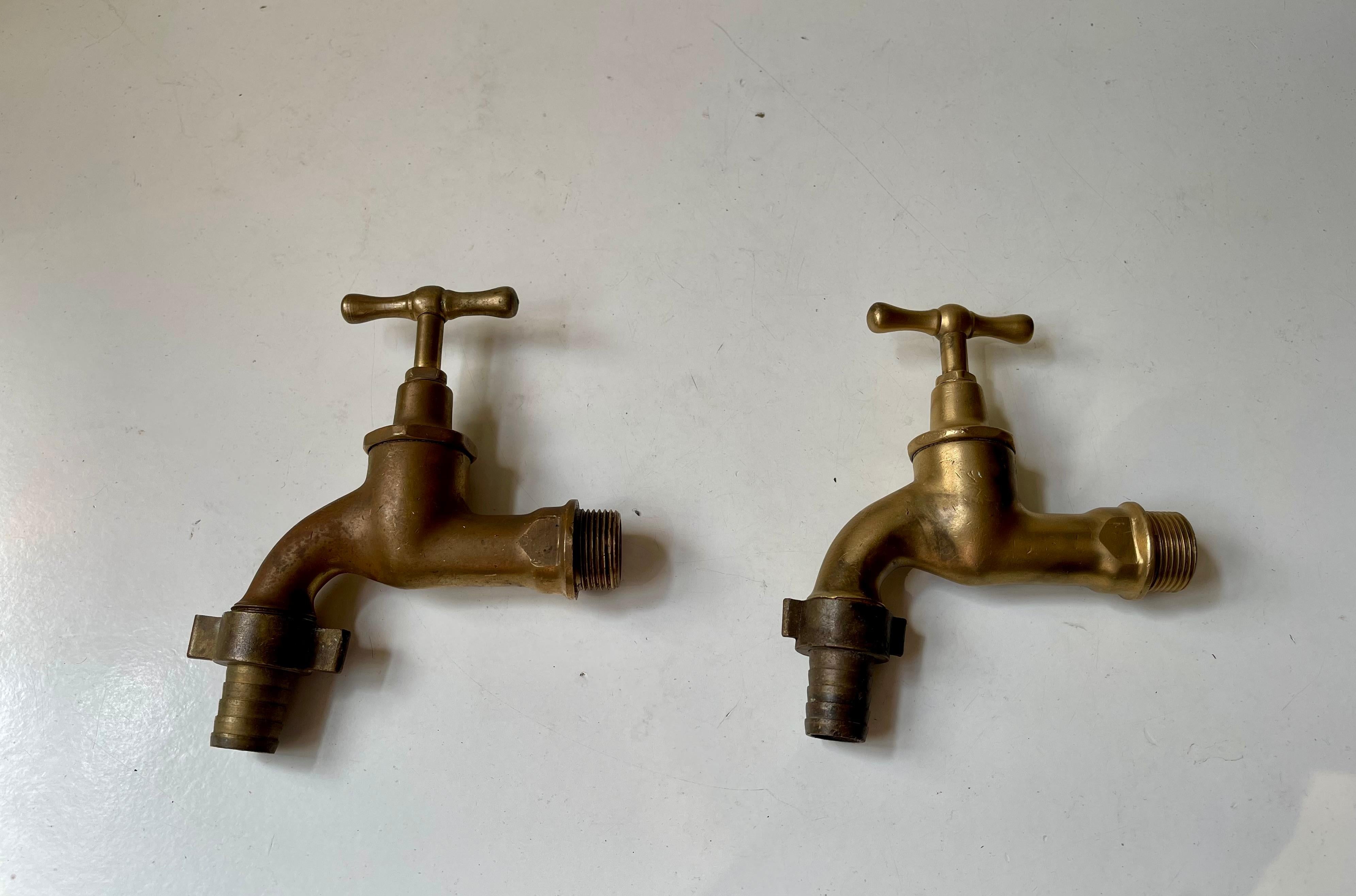Robinet d'eau vintage en laiton, 1950s, Set of 2 en vente 2