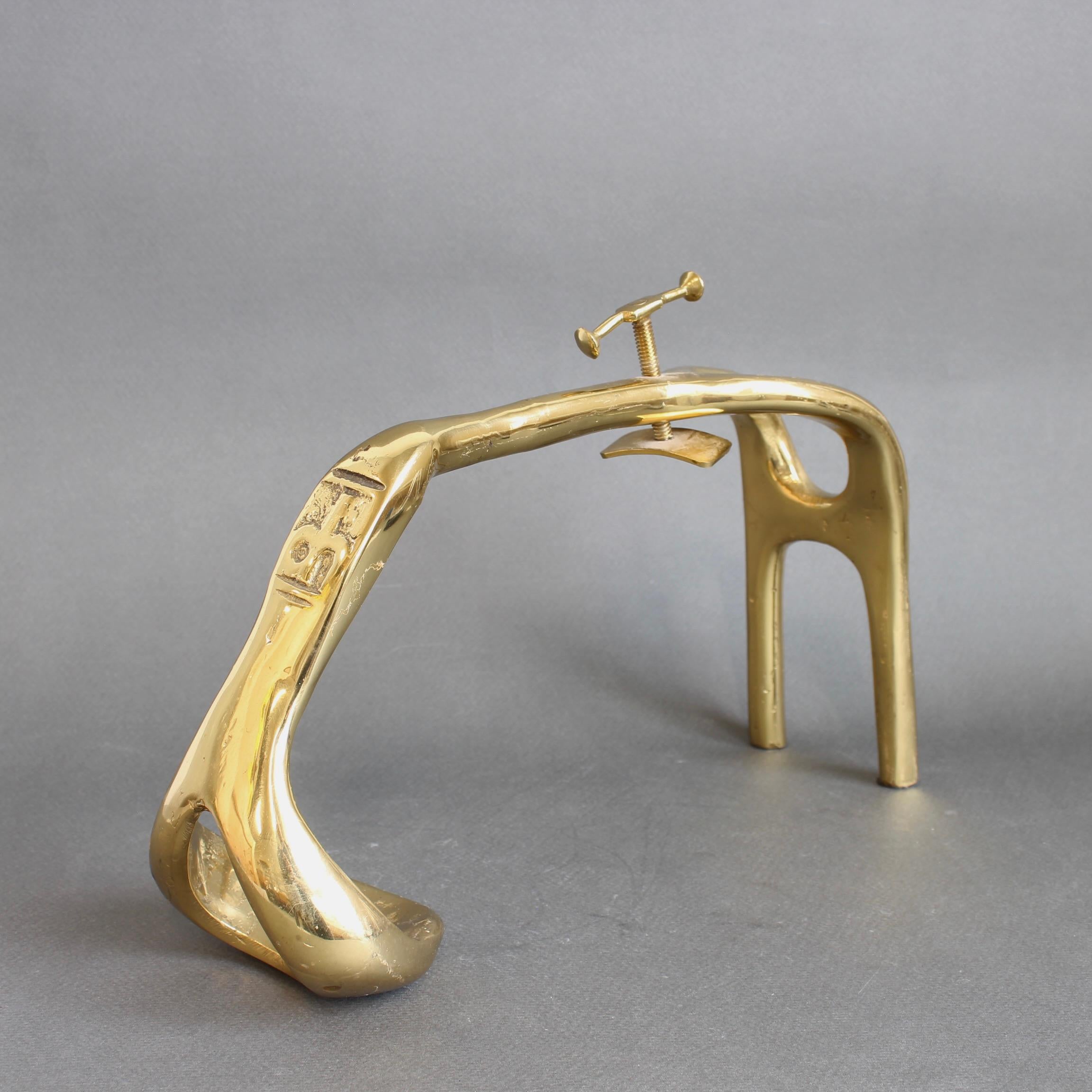 Vintage Messing Weinflaschenausgießer und Display Stand von David Marshall im Zustand ��„Gut“ im Angebot in London, GB