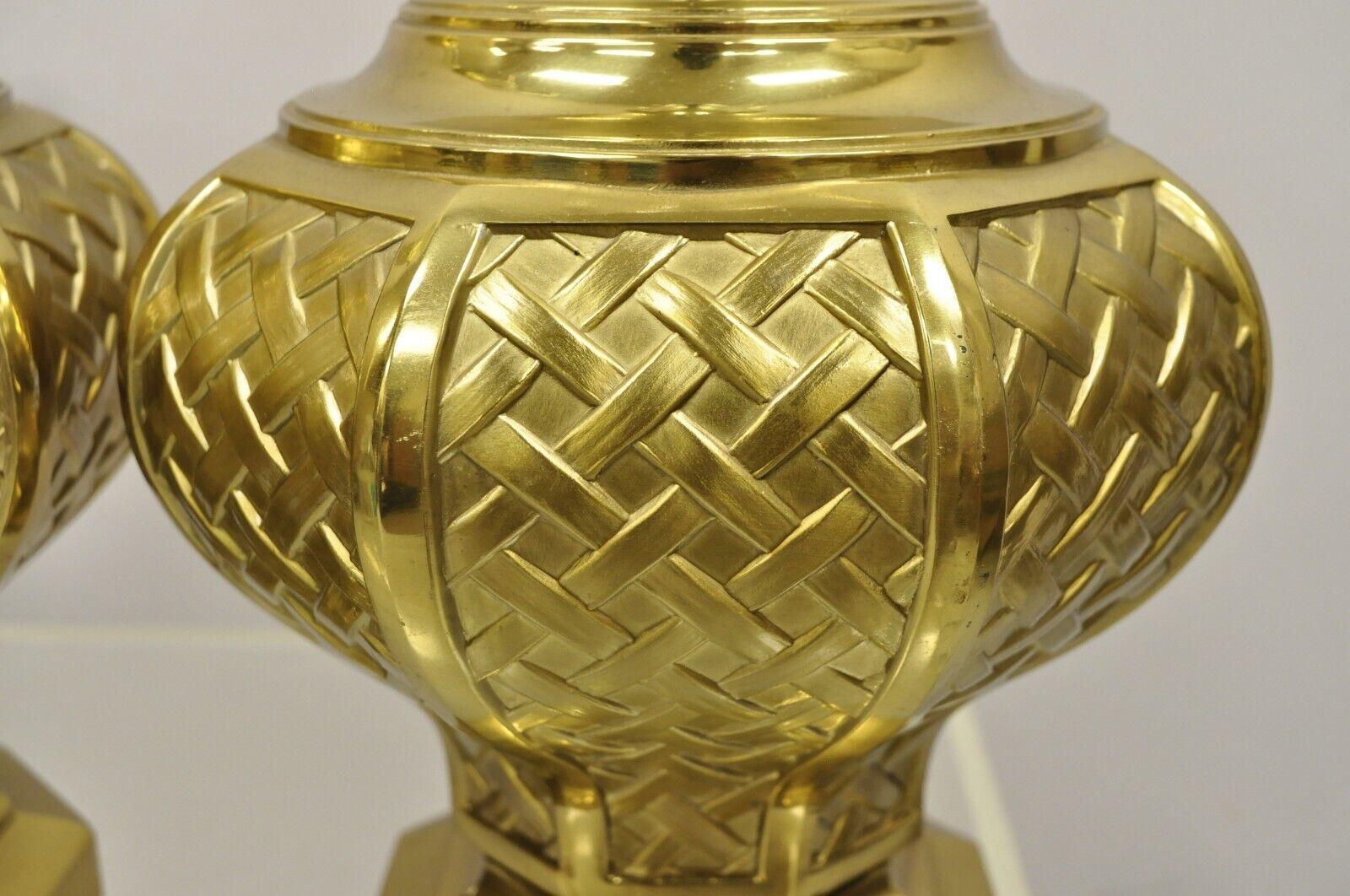 Vintage Brass Woven Basket Basketweave Hollywood Regency Table Lamps, a Pair For Sale 4