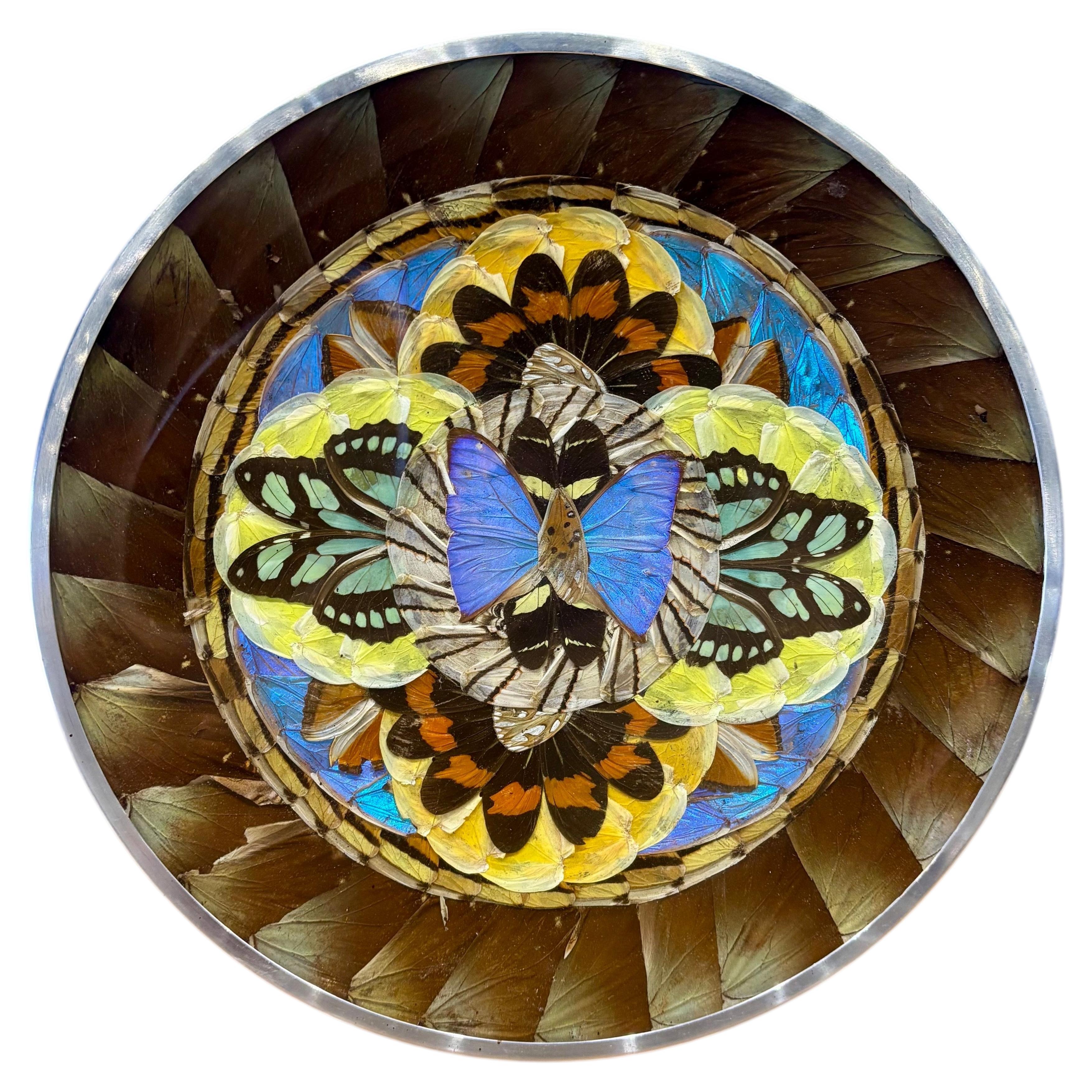 Decorazione da parete vintage brasiliana con vassoio a mosaico “Ali di farfalla”, rotonda, in lucite e acciaio