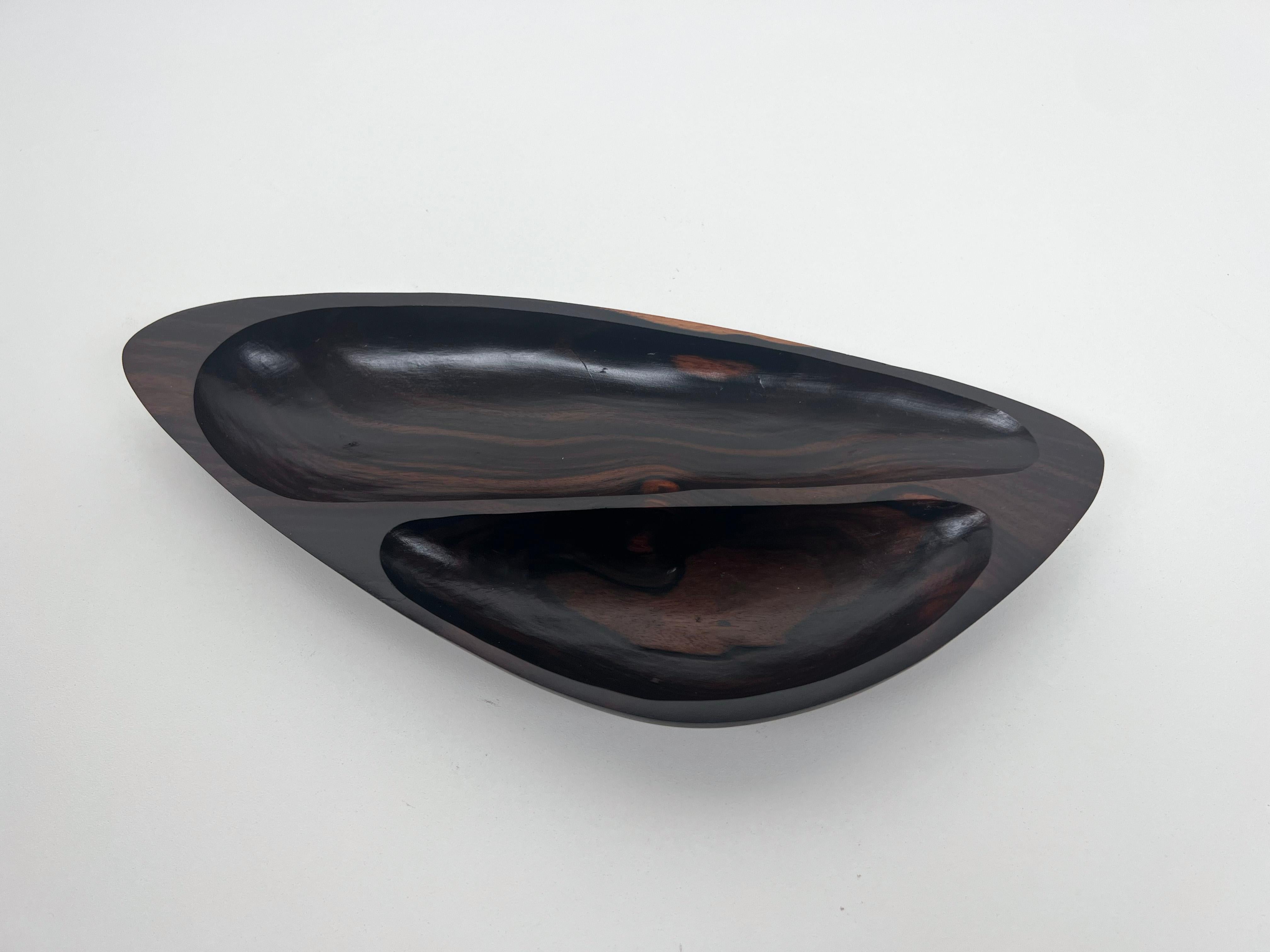Vintage hand carved divided bowl from solid Brazilian Rosewood

Year: 1960s

Dimensions: 12.5