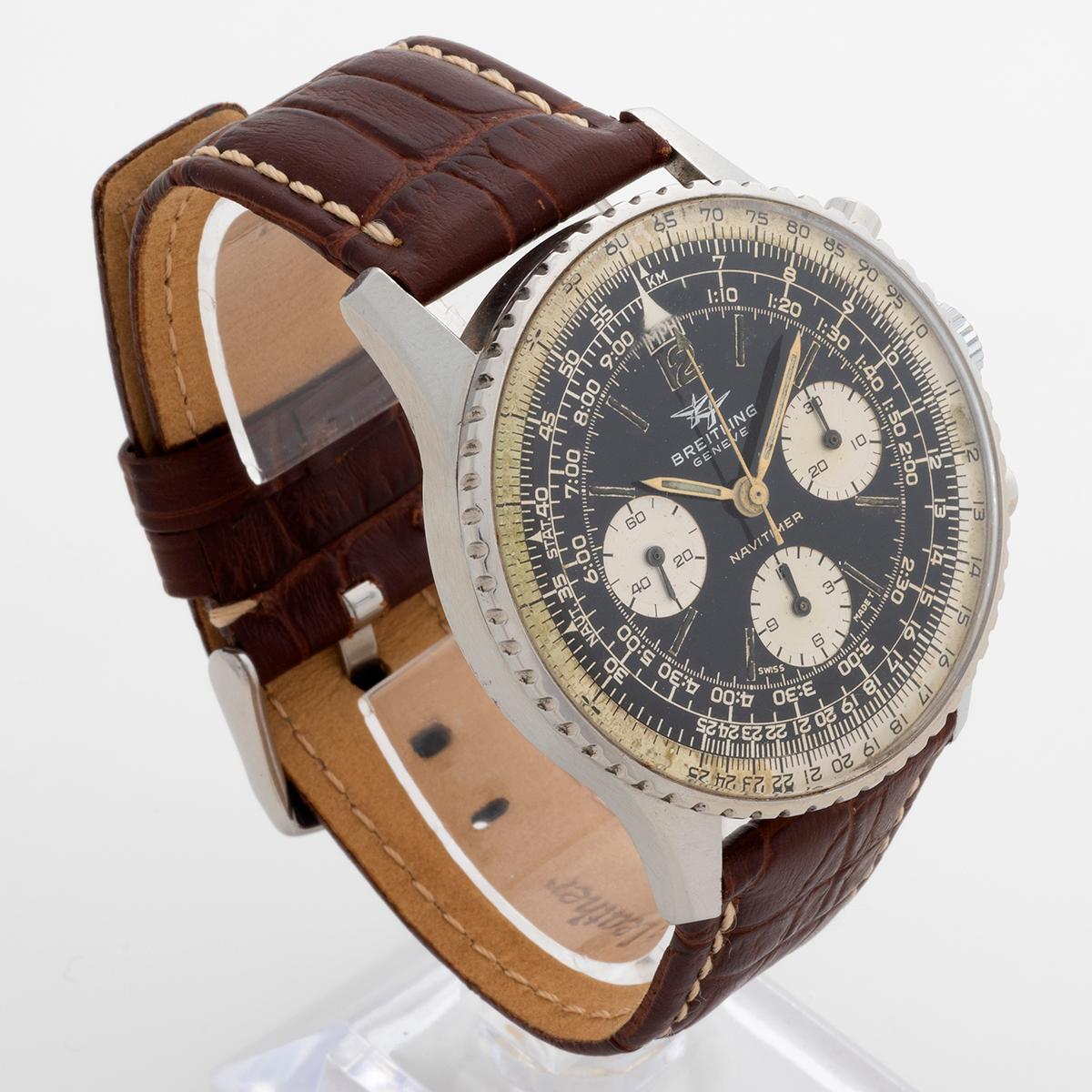 Unsere Vintage Breitling Navitimer Referenz 806 verfügt über ein 41-mm-Edelstahlgehäuse und ein Venus-178-Handaufzugswerk. Eine frühe Navitimer, hat dieses Beispiel eine wunderbar patiniert Zifferblatt und Lünette einfügen, die zwei Ebenen