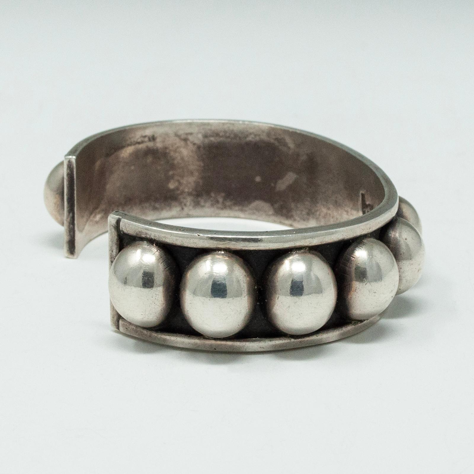 Artisan Vintage Brenda Schoenfeld Mexico Sterling Silver Ball Bracelet For Sale