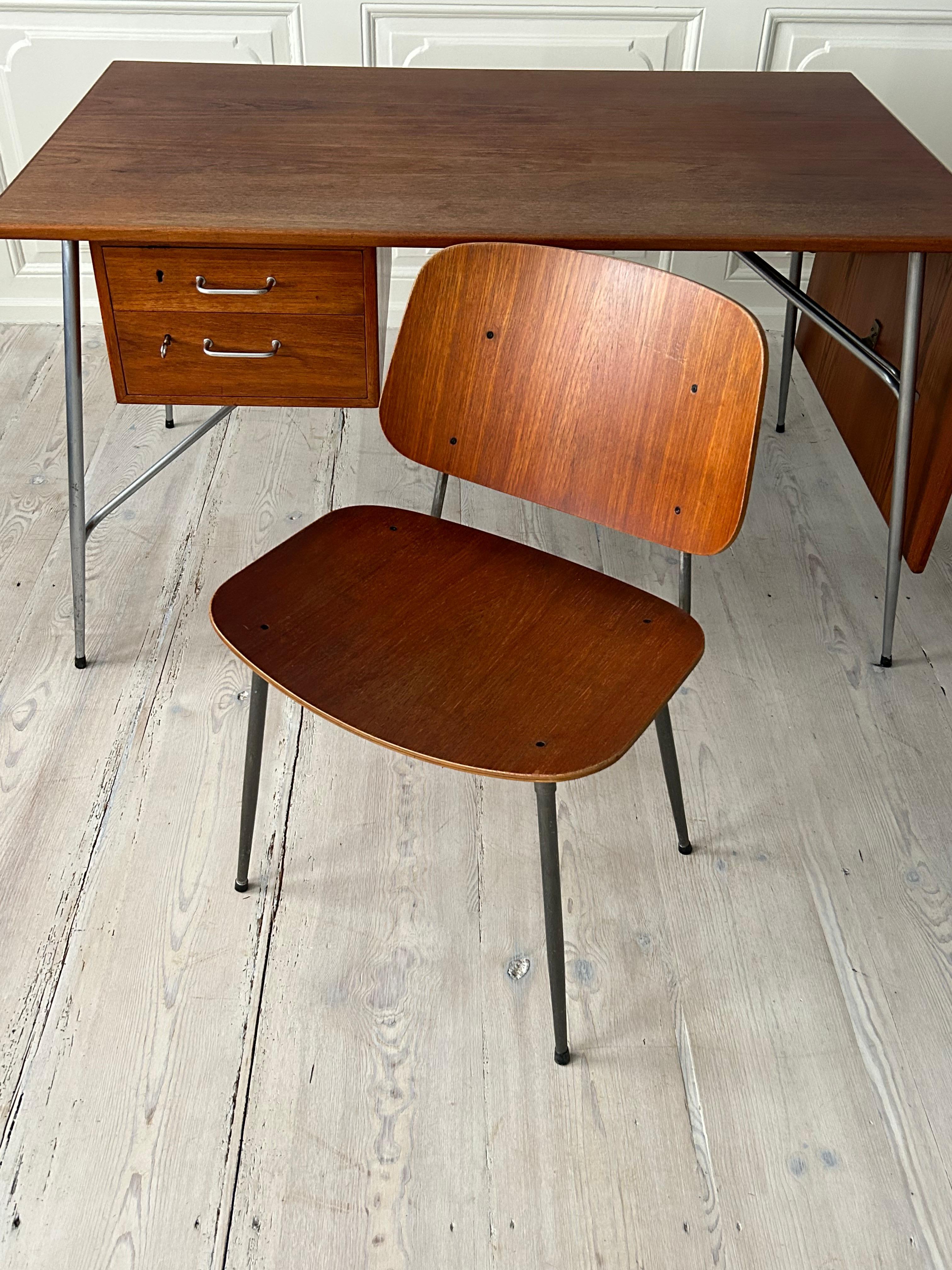 Vintage Børge Mogensen Desk and Chair in Teak and Steel, Denmark, 20th Century For Sale 5