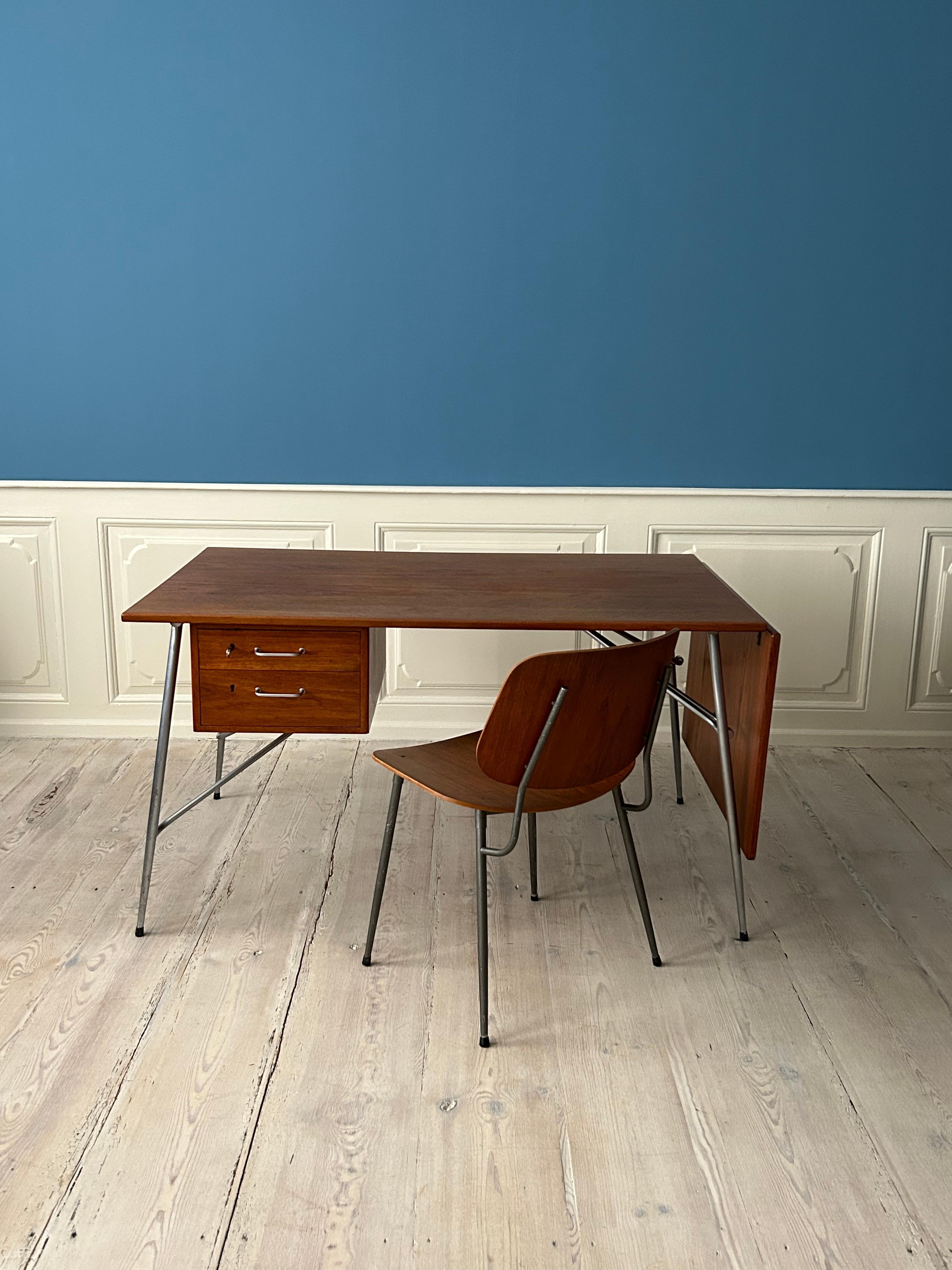 Scandinave moderne Bureau et chaise vintage Børge Mogensen en teck et acier, Danemark, 20e siècle en vente
