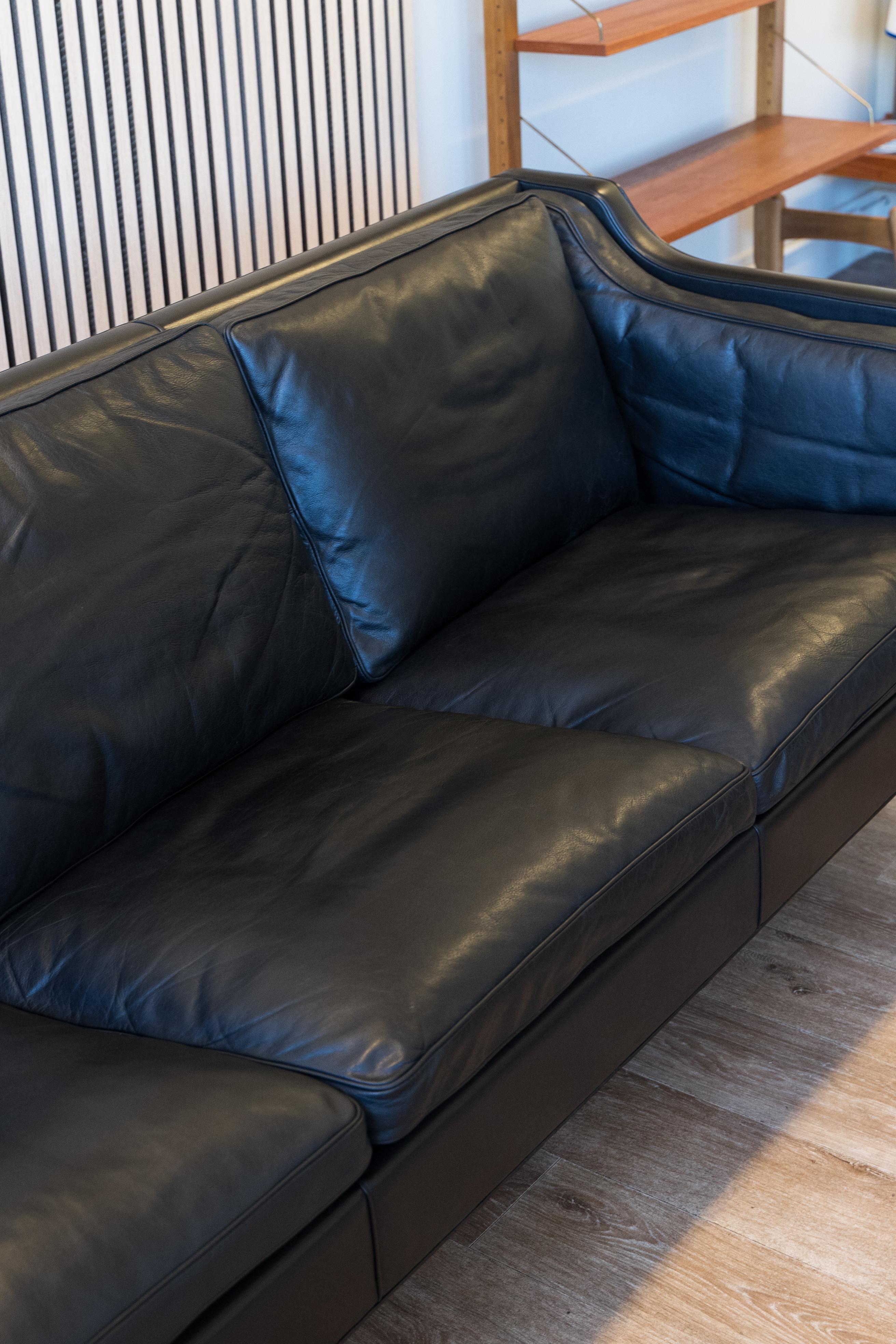 Canapé trois places vintage Børge Mogensen Model 2213 by Fredericia, Danemark en vente 9