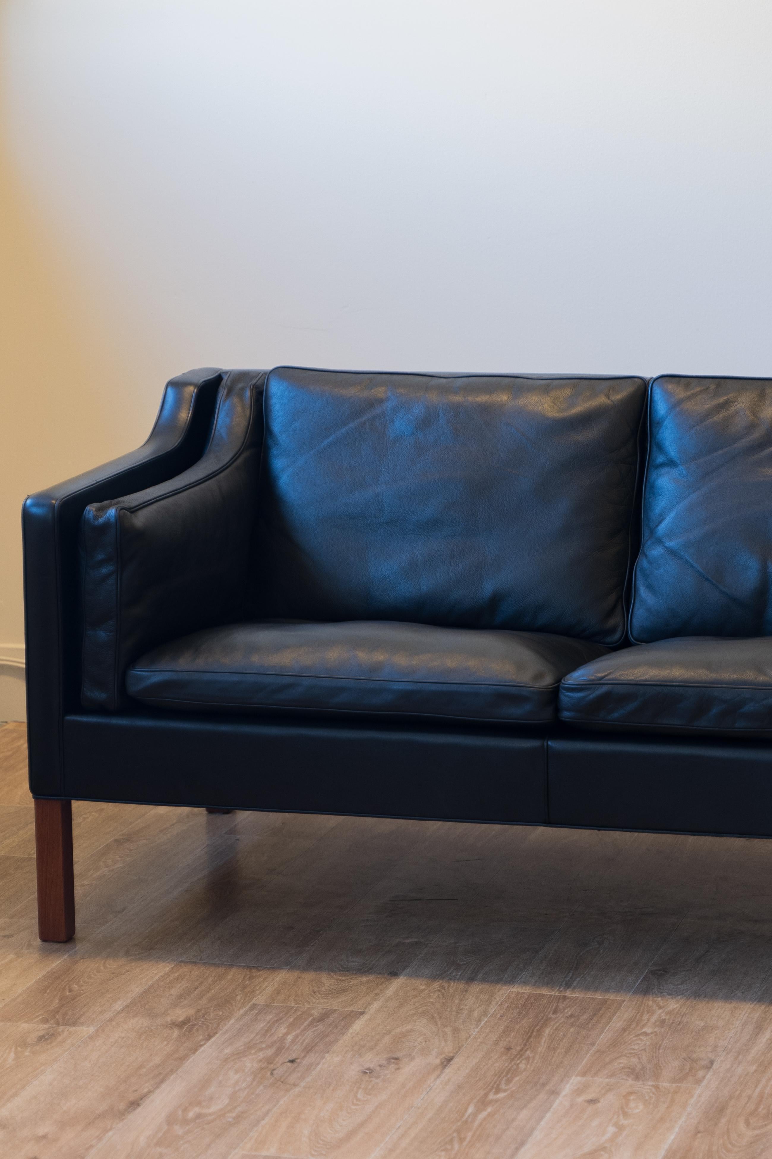 Milieu du XXe siècle Canapé trois places vintage Børge Mogensen Model 2213 by Fredericia, Danemark en vente