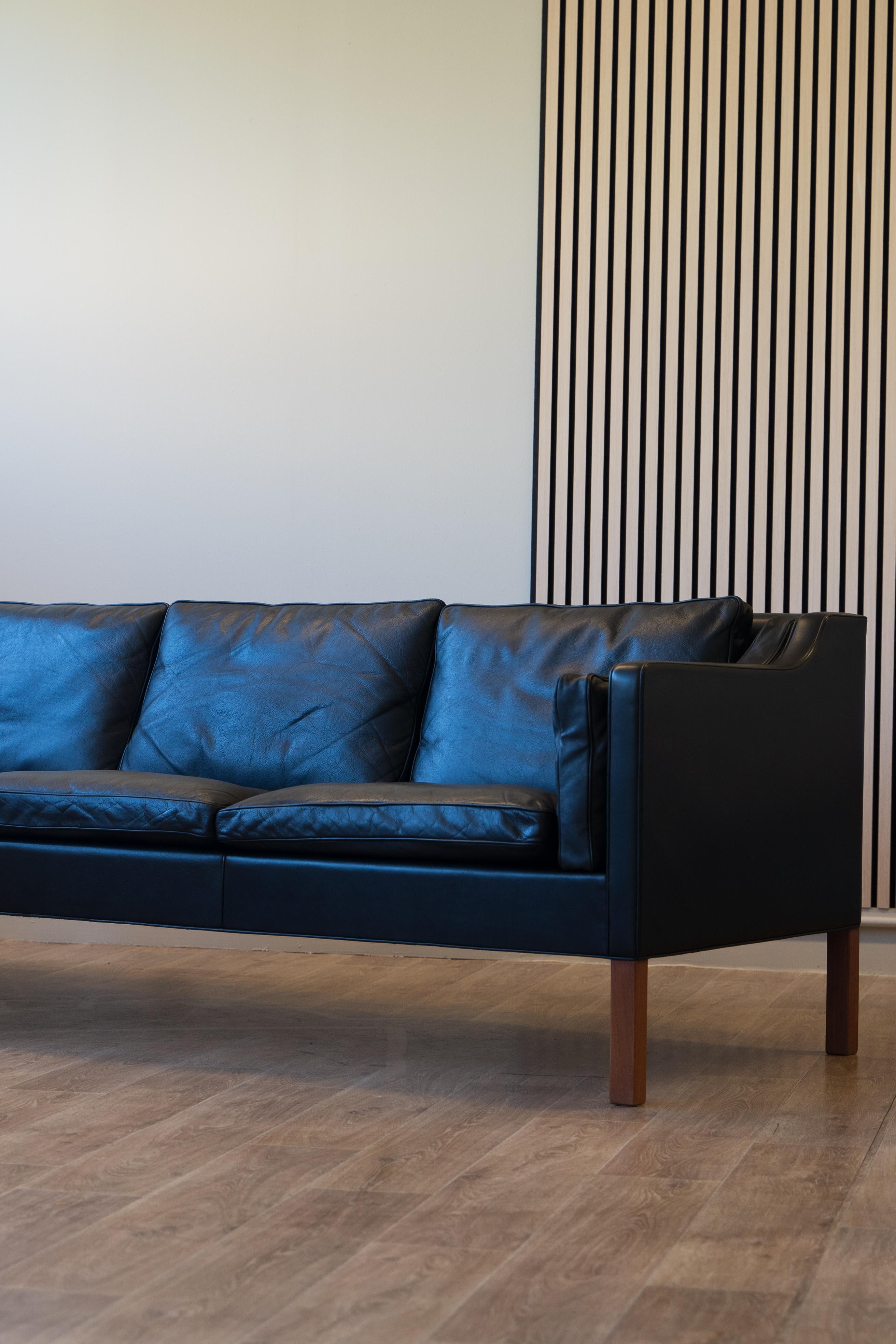 Canapé trois places vintage Børge Mogensen Model 2213 by Fredericia, Danemark en vente 2