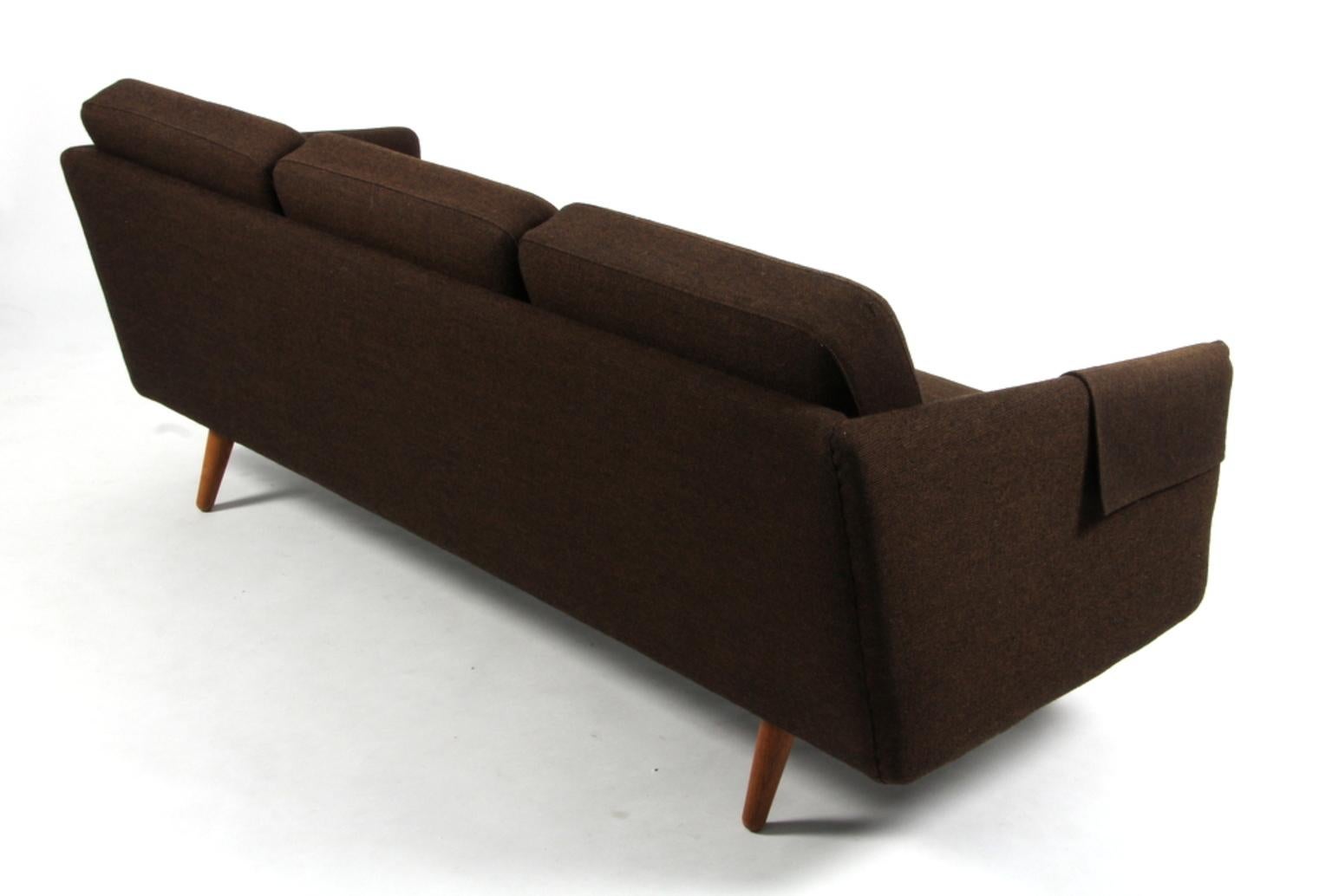 Scandinavian Modern Vintage Børge Mogensen Three-Seat Sofa, Model 201, Original Hallingdal Wool