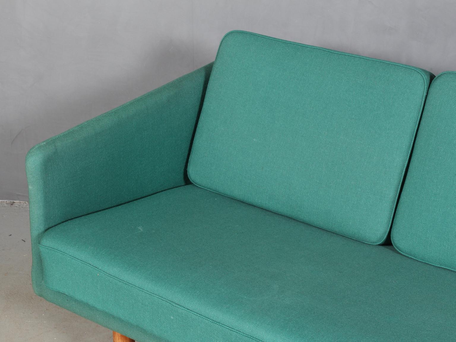 Mid-20th Century Vintage Børge Mogensen Three-Seat Sofa, Model 201, Original Hallingdal Wool