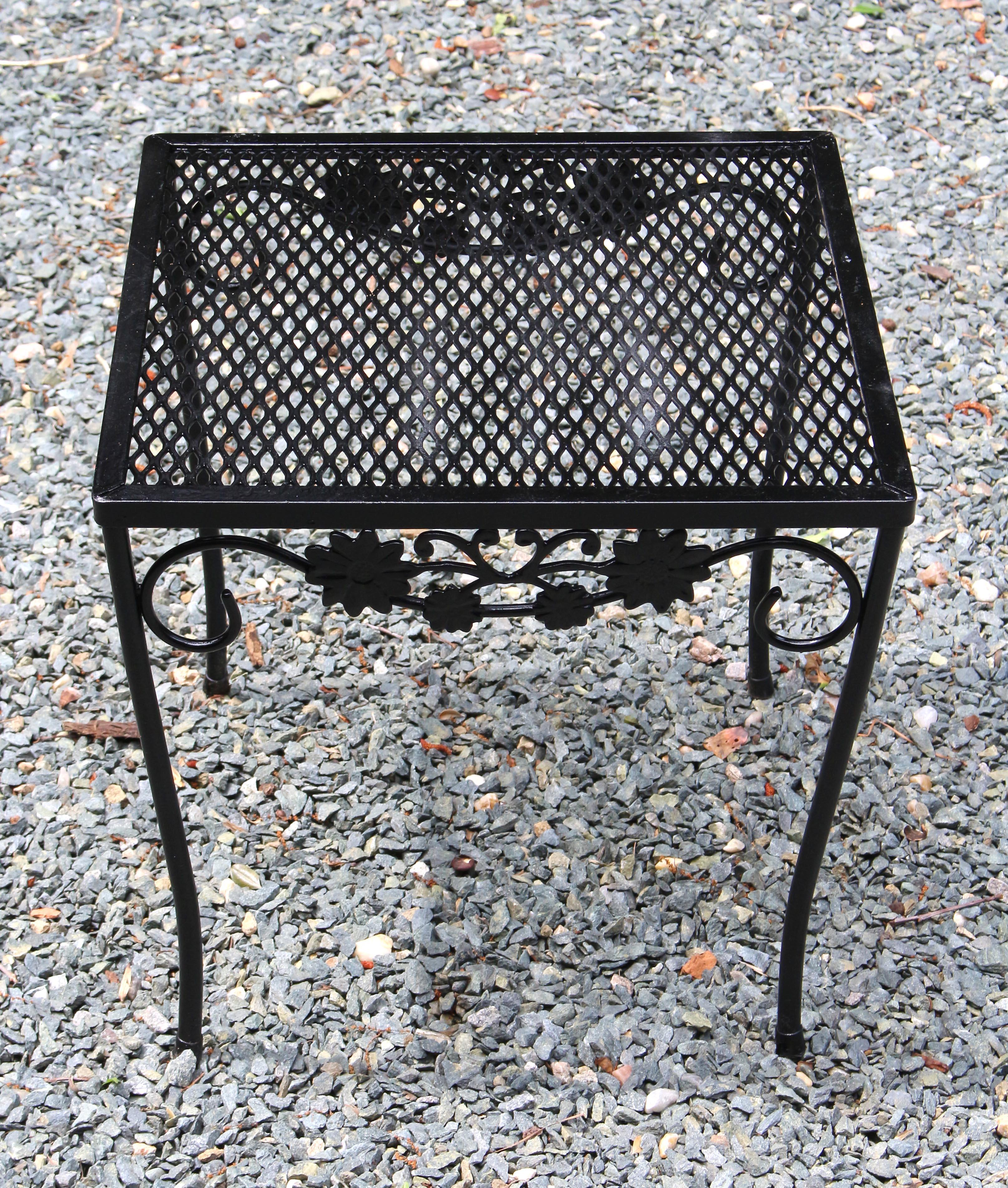 Iron Vintage Briarwood Pattern Set of Outdoor Nesting Tables by Woodard For Sale