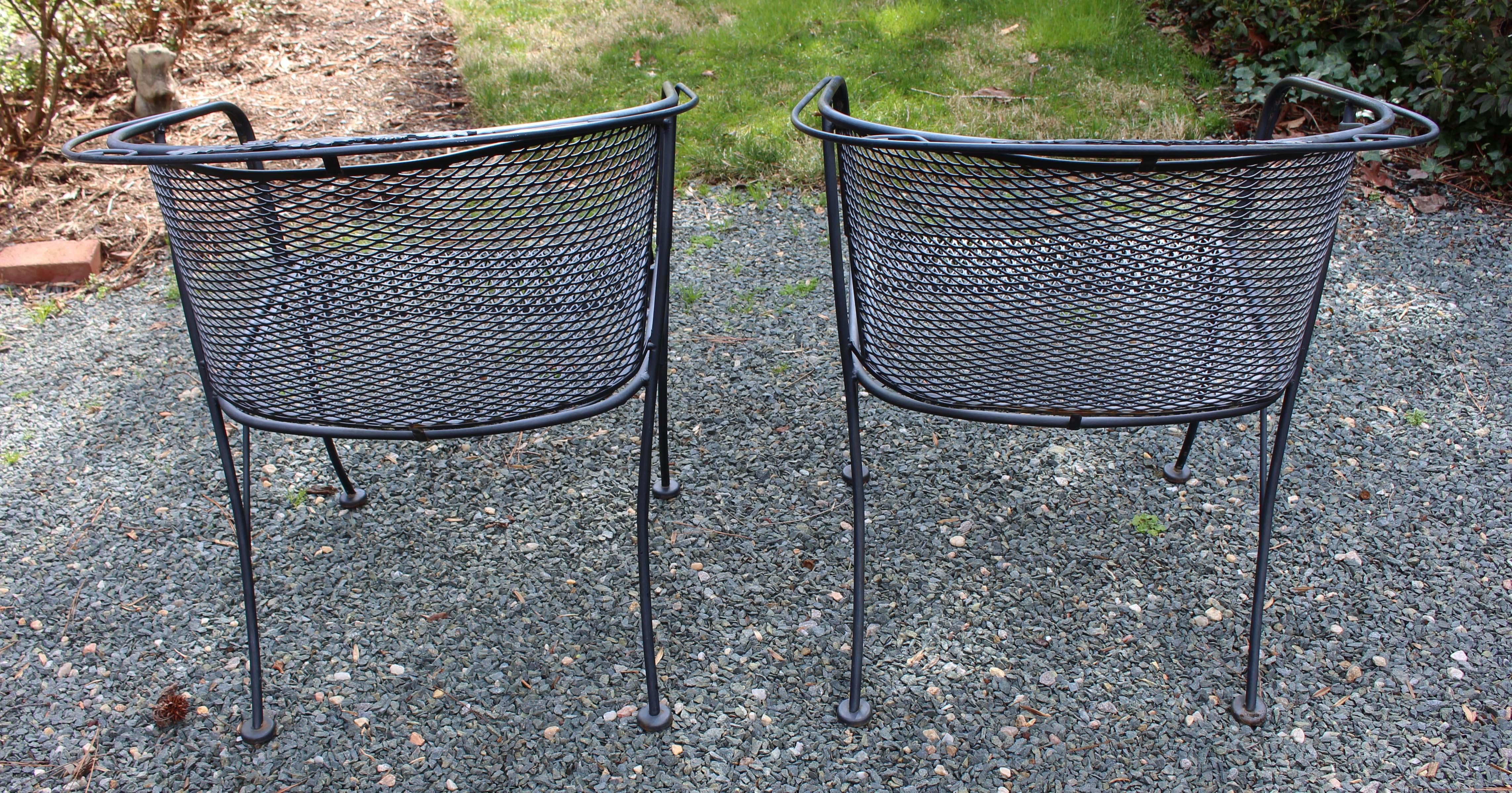 20th Century Vintage Briarwood Pattern Table and Chairs by Woodard