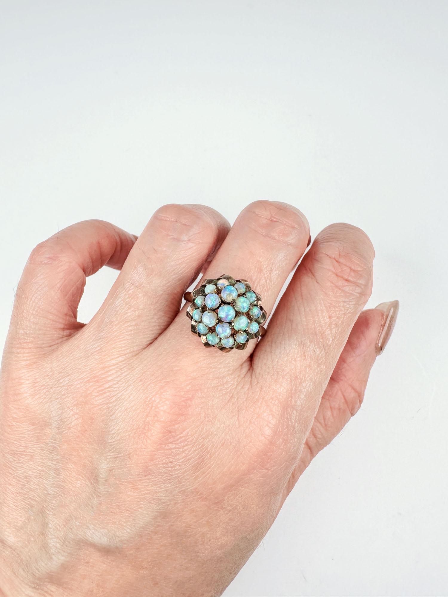 Anillo vintage de ópalo australiano brillante de cúpula alta de oro de 14 quilates R6716 en Bueno estado para la venta en Osprey, FL