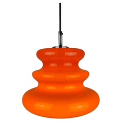 Lampe à suspension vintage en verre orange vif, l'une des deux, par Peill and Putzler, 1960