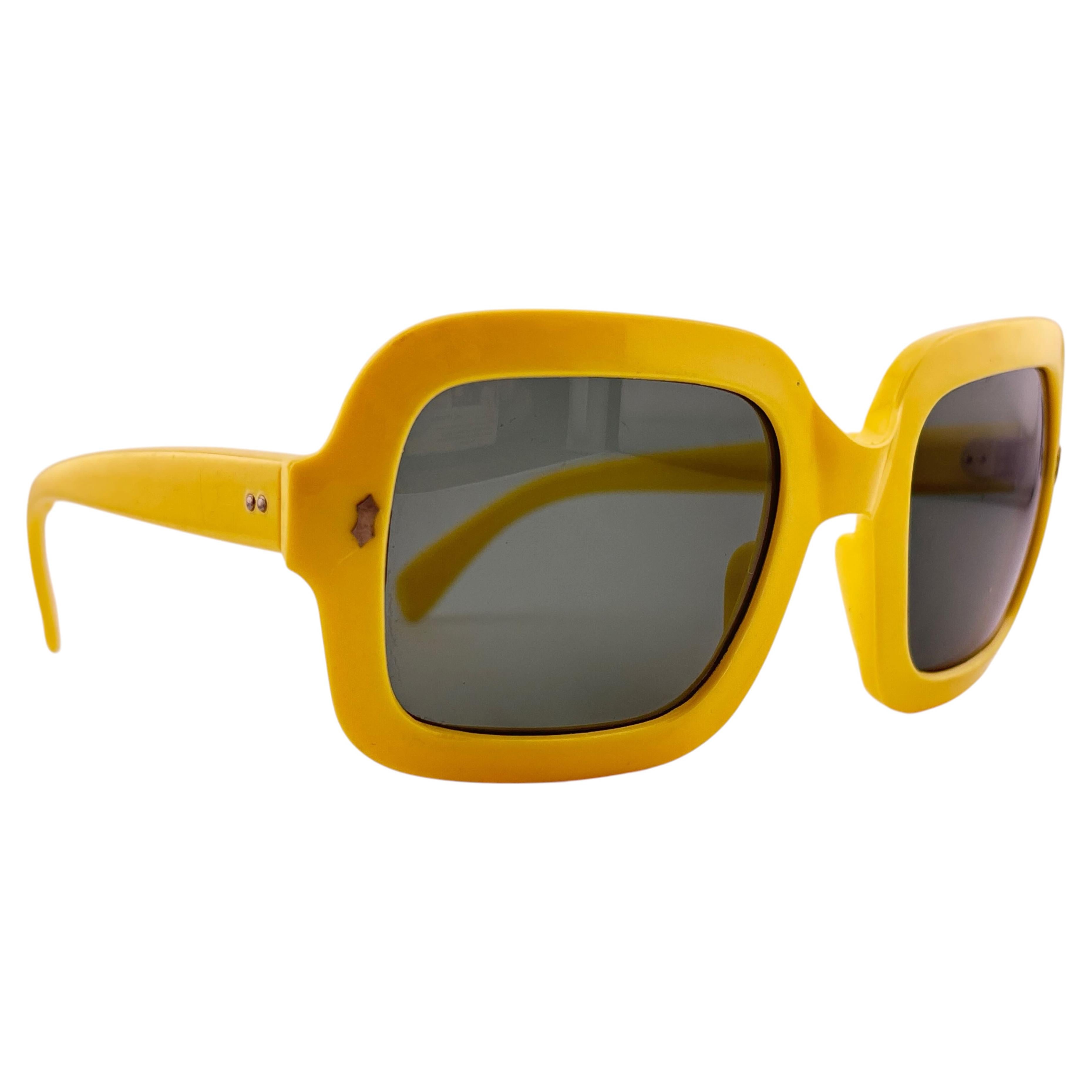 Gafas de sol cuadradas vintage amarillo brillante años 60 Made In France