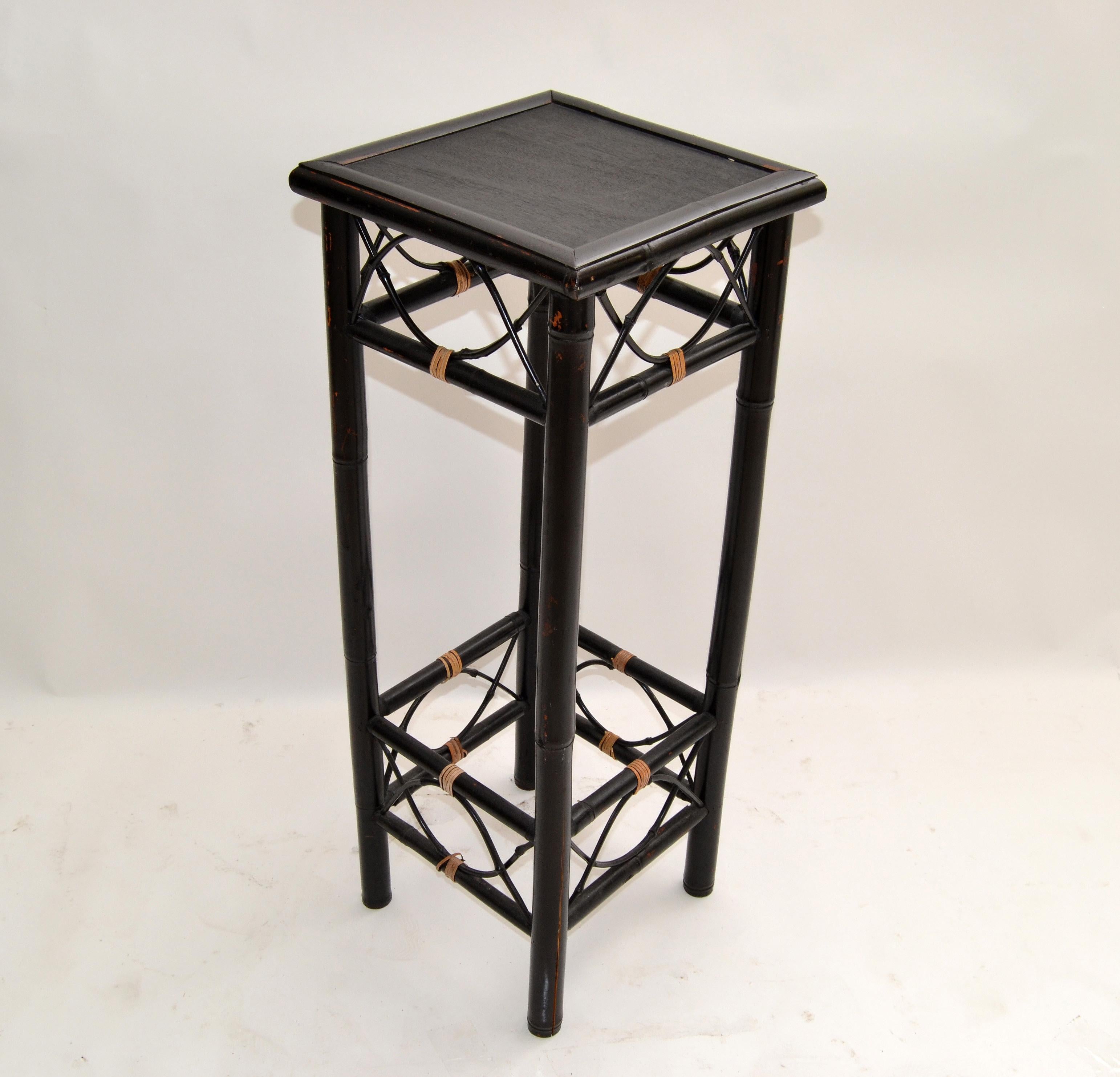Asian Vintage Brighton Chinoiserie Rattan Bamboo Stand, Side or End Table, Column 1970 For Sale