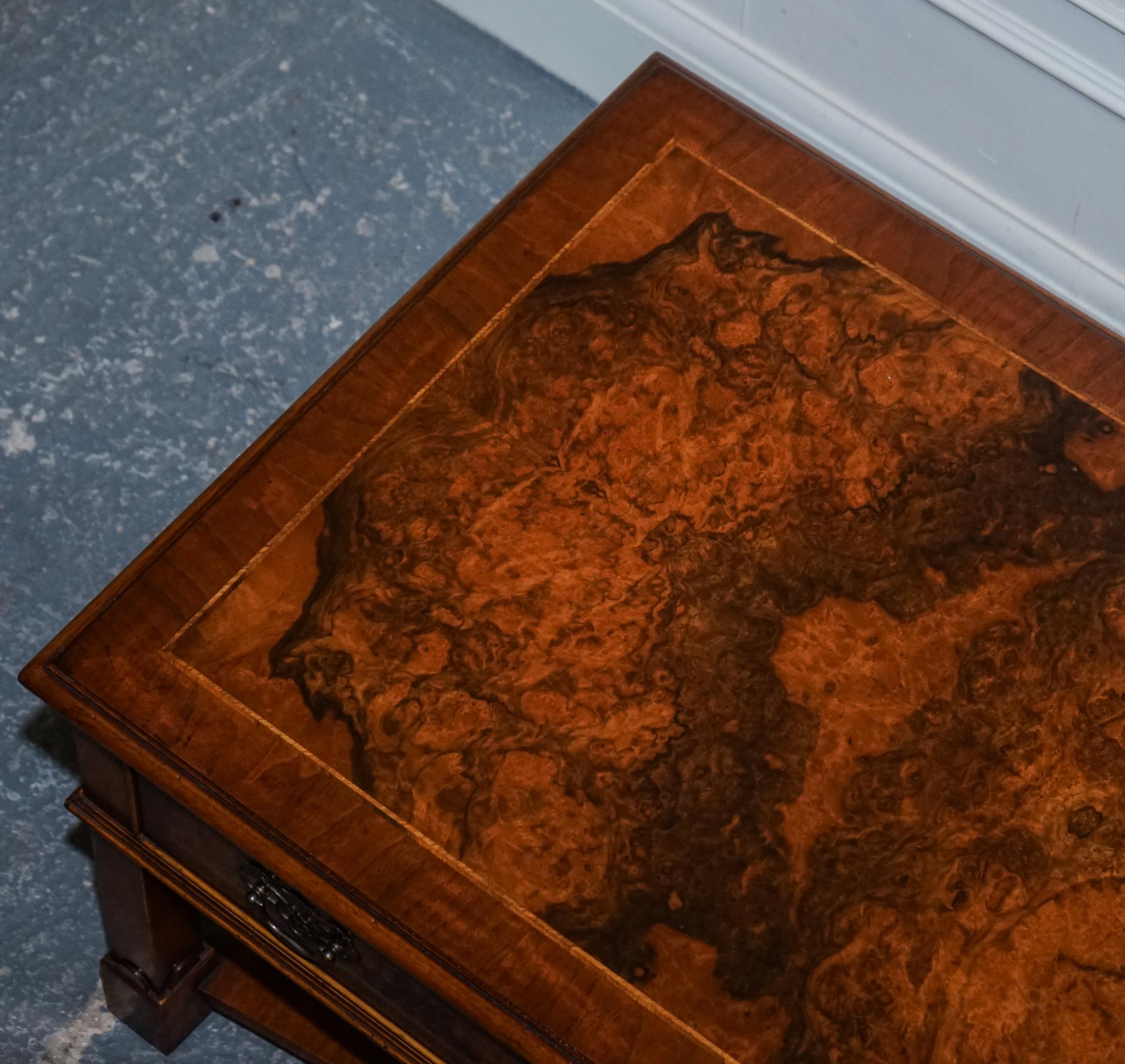 Table de coiffeuse NETTLEBED BURR WALNUT VINTAGE BRIGHTS OF NETTLEBED BURR WALNUT avec deux rallonges en vente 6