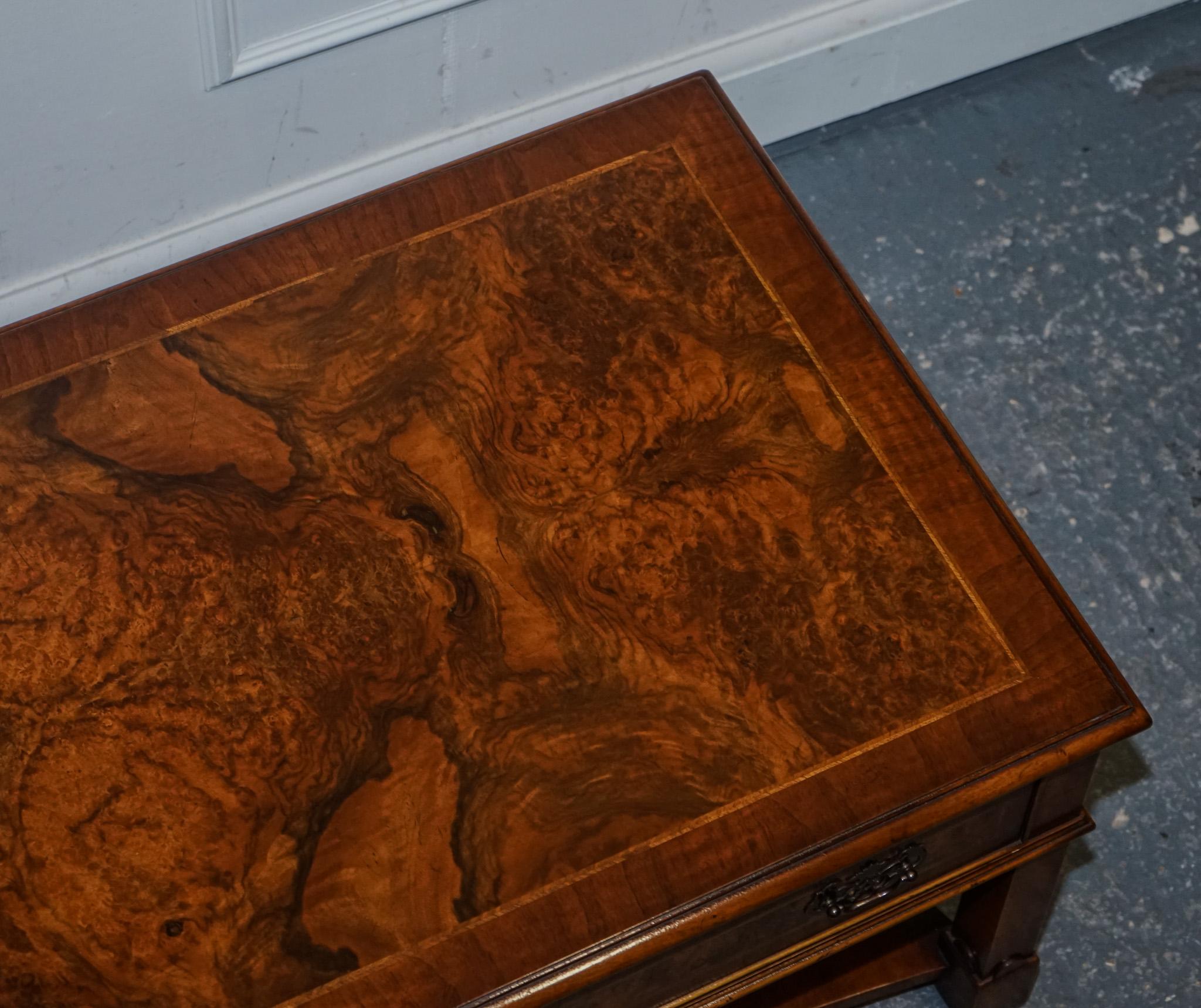 Table de coiffeuse NETTLEBED BURR WALNUT VINTAGE BRIGHTS OF NETTLEBED BURR WALNUT avec deux rallonges en vente 7