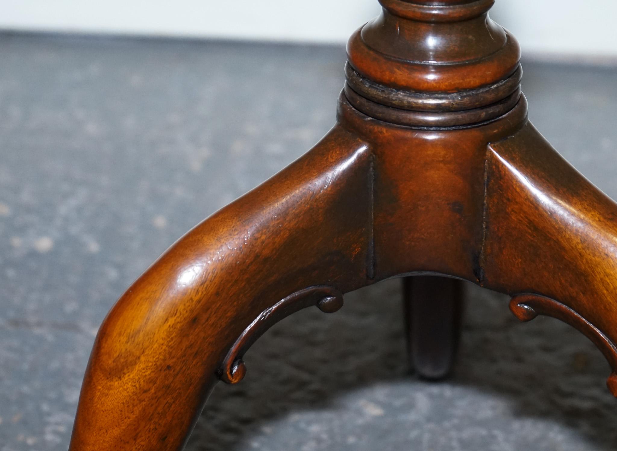 VINTAGE BRIGHTS OF NETTLEBED BURR WALNUT SIDE END WiNE TABLE In Good Condition For Sale In Pulborough, GB