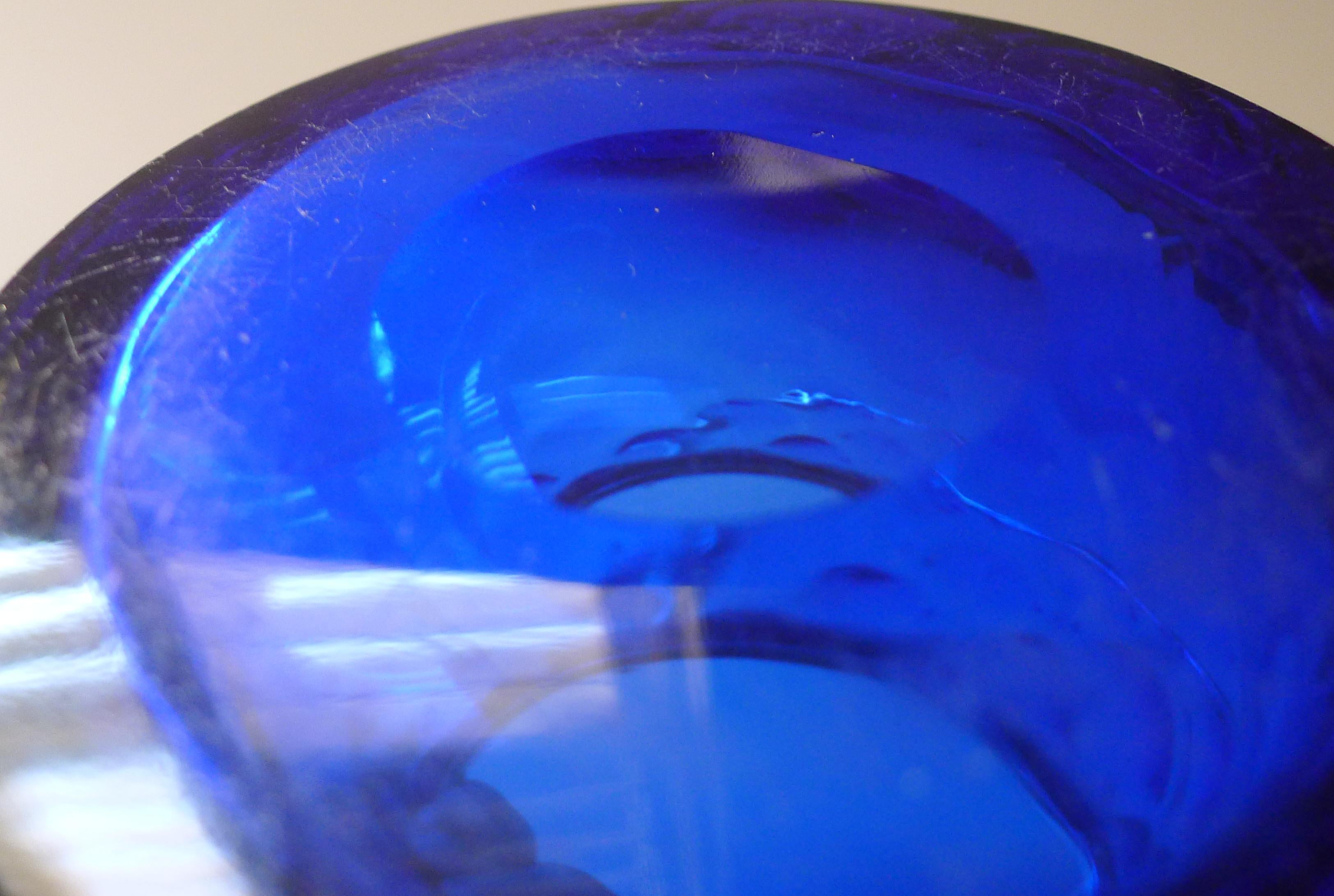 Milieu du XXe siècle Seau à glace en verre bleu Bristol vintage, vers 1930 en vente