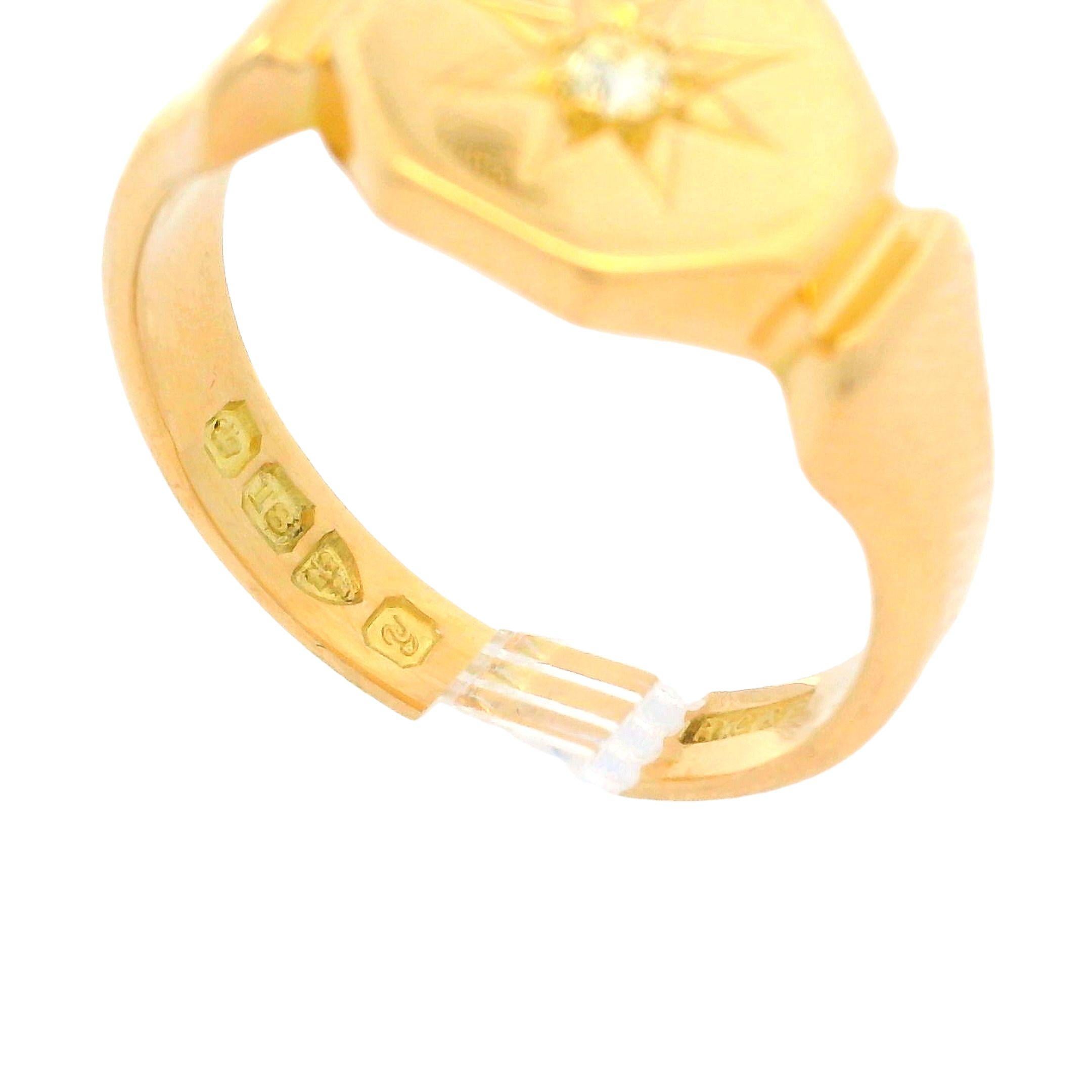 Vintage British 18k Yellow Gold Star Pave Diamond Hexagonal Signet Band Ring 13