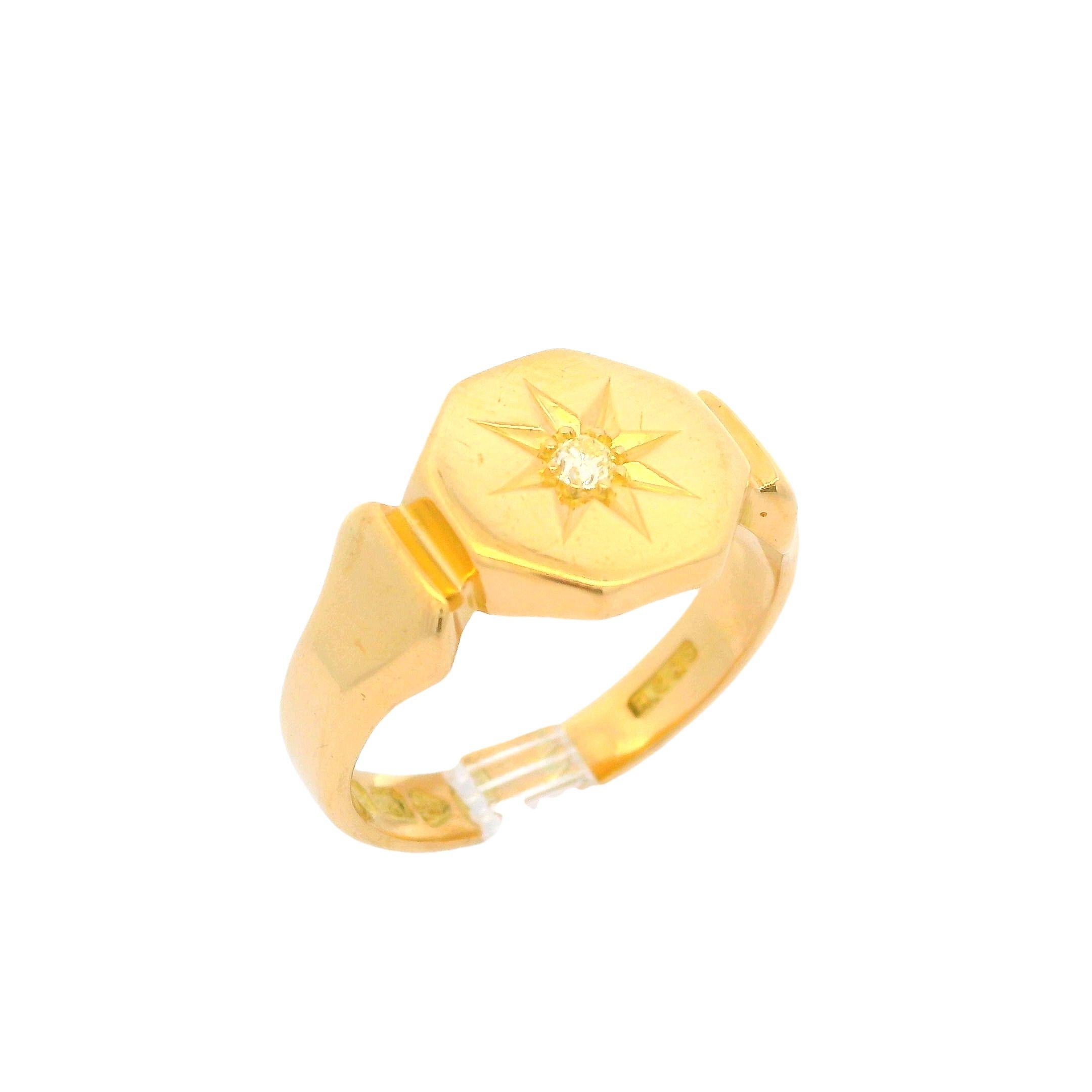 Vintage British 18k Yellow Gold Star Pave Diamond Hexagonal Signet Band Ring 15