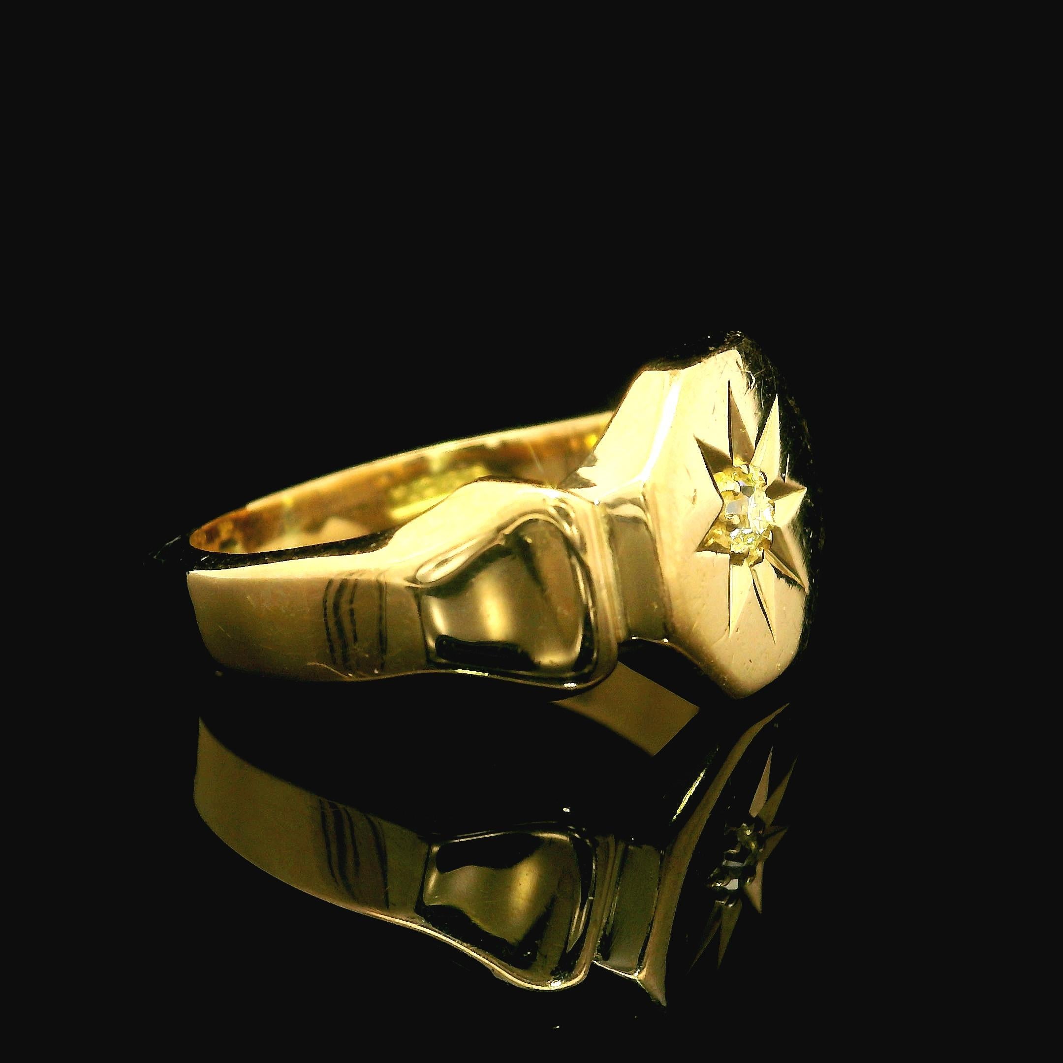 Women's or Men's Vintage British 18k Yellow Gold Star Pave Diamond Hexagonal Signet Band Ring