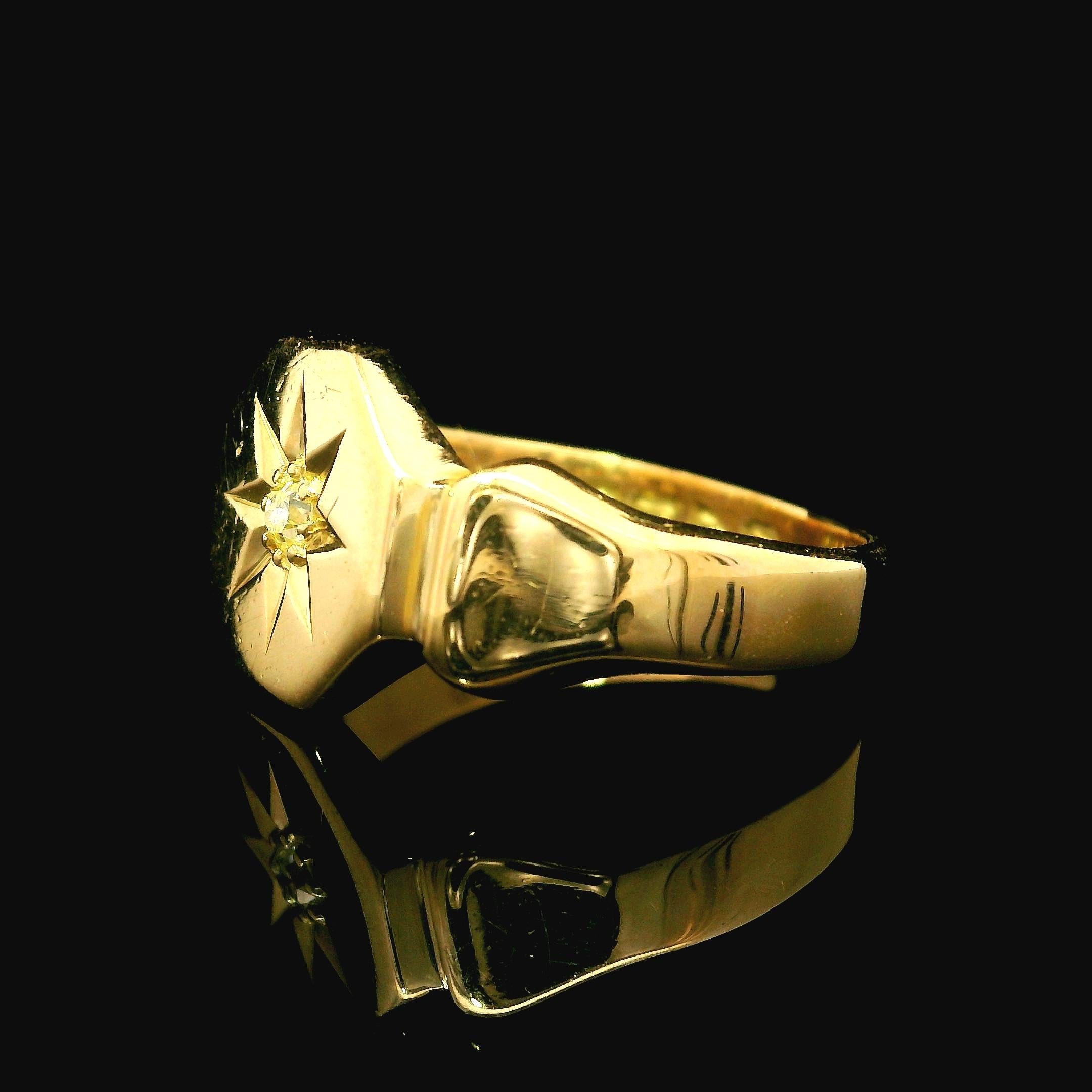 Vintage British 18k Yellow Gold Star Pave Diamond Hexagonal Signet Band Ring 2