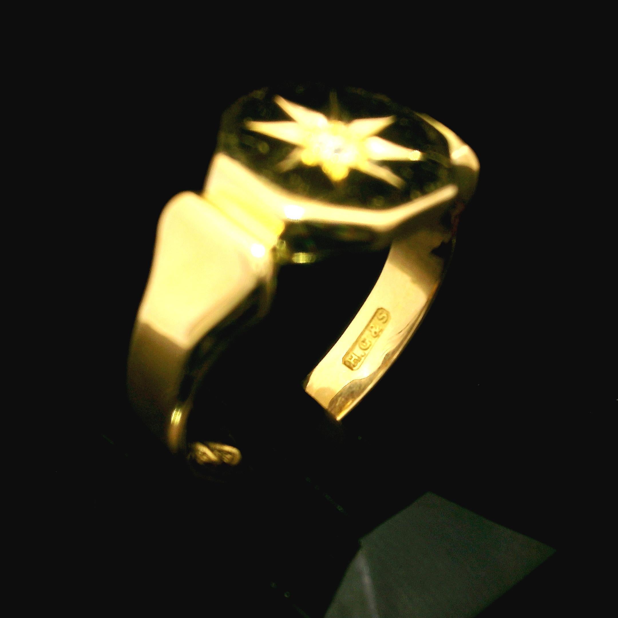 Vintage British 18k Yellow Gold Star Pave Diamond Hexagonal Signet Band Ring 4