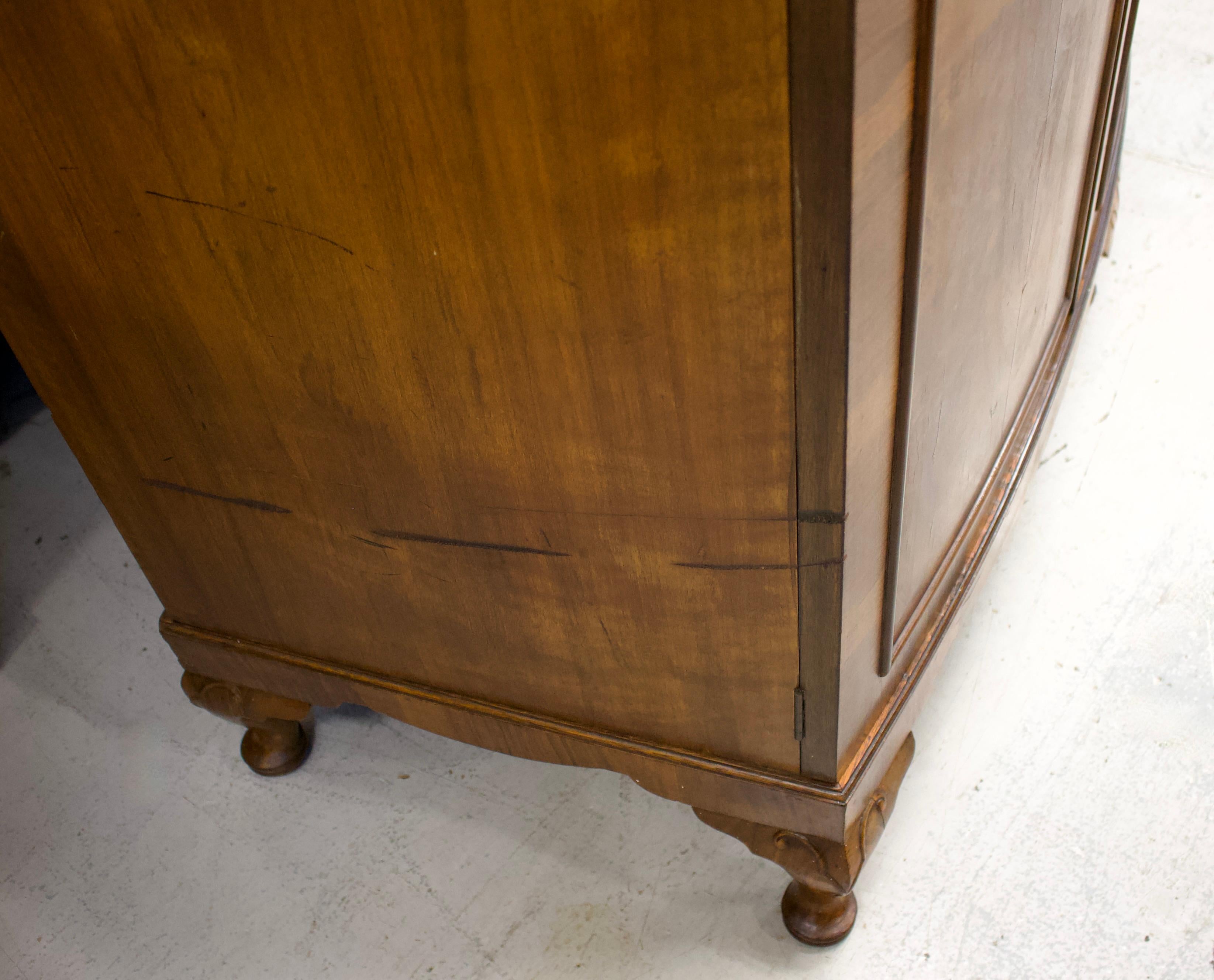 Vintage British Burr Compactum Walnut Wardrobe, 1920s in vendita 6
