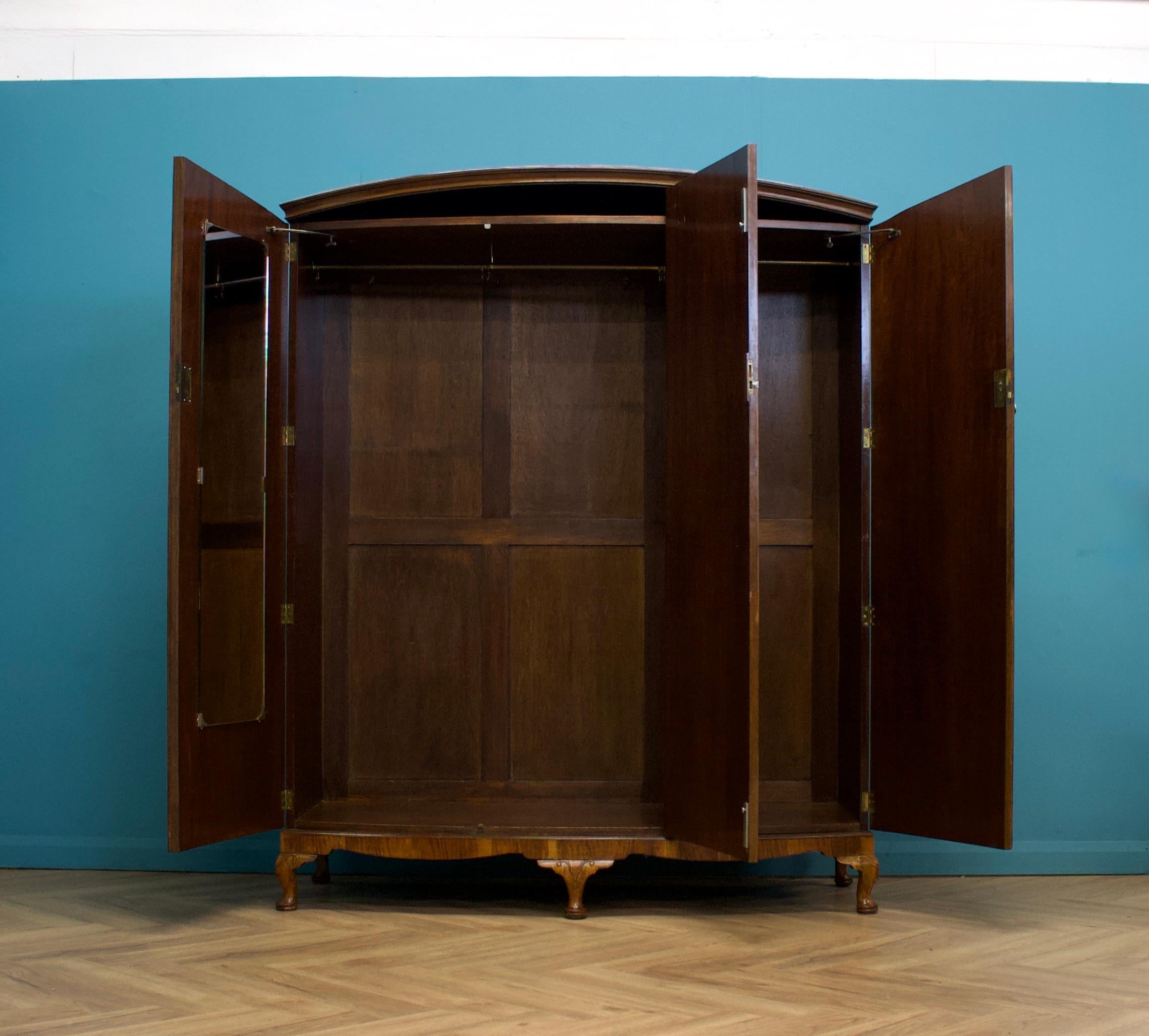 Art Déco Vintage British Burr Compactum Walnut Wardrobe, 1920s in vendita